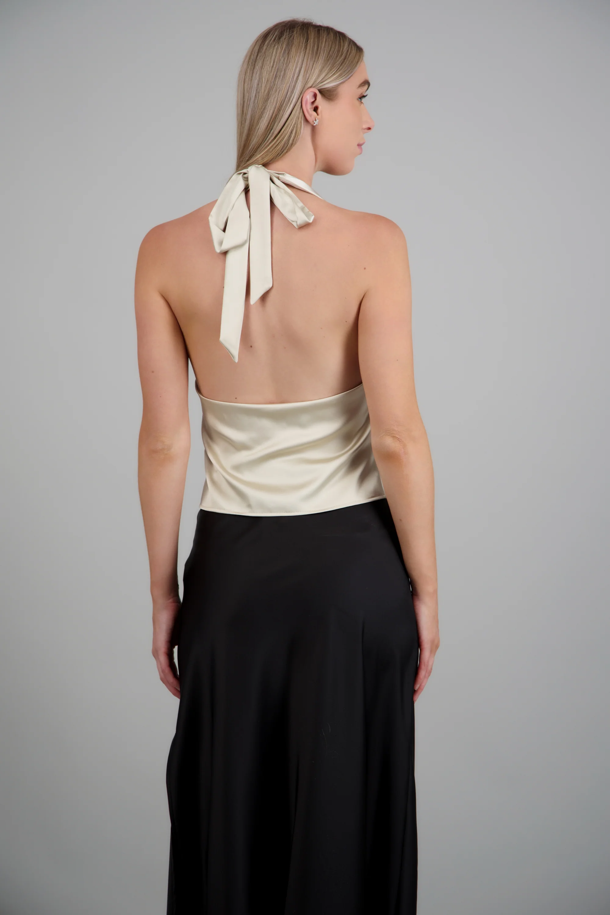 Top halter detalle botones satinado - Image 4