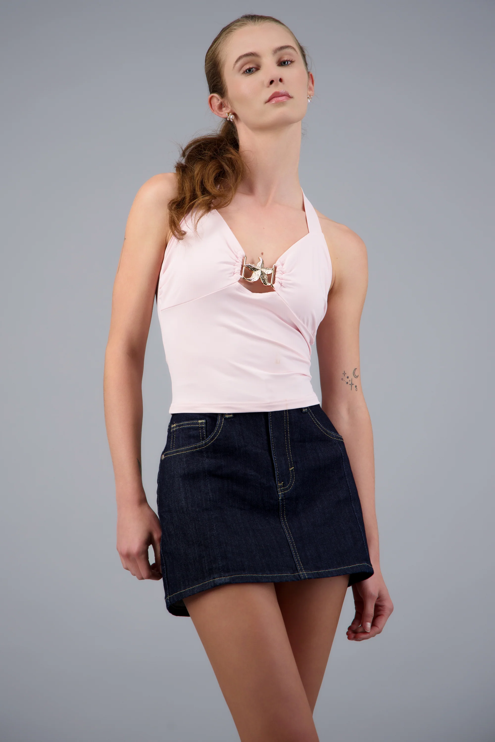Top halter detalle escote estrella - Image 6