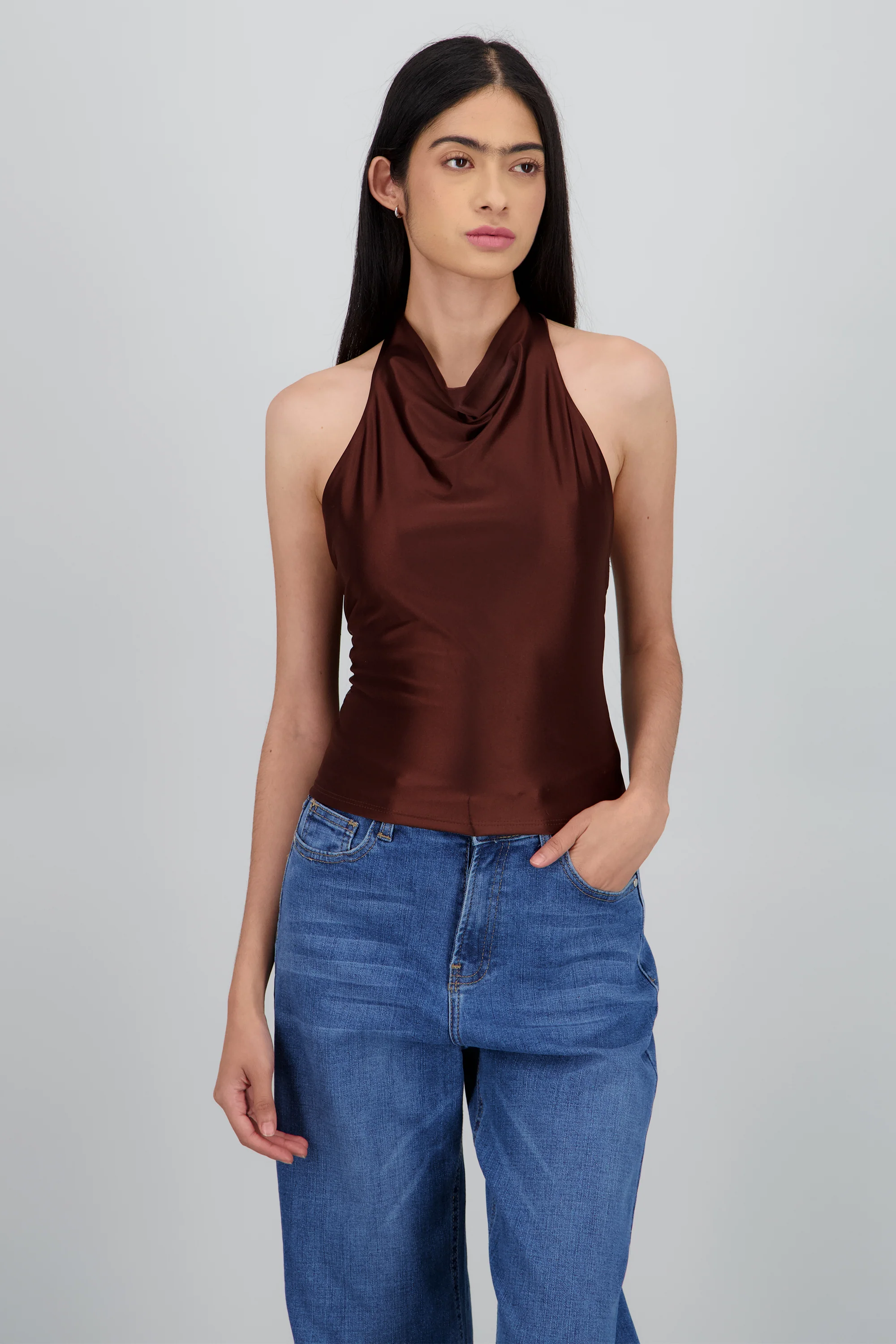 Top halter escote cascada lisa