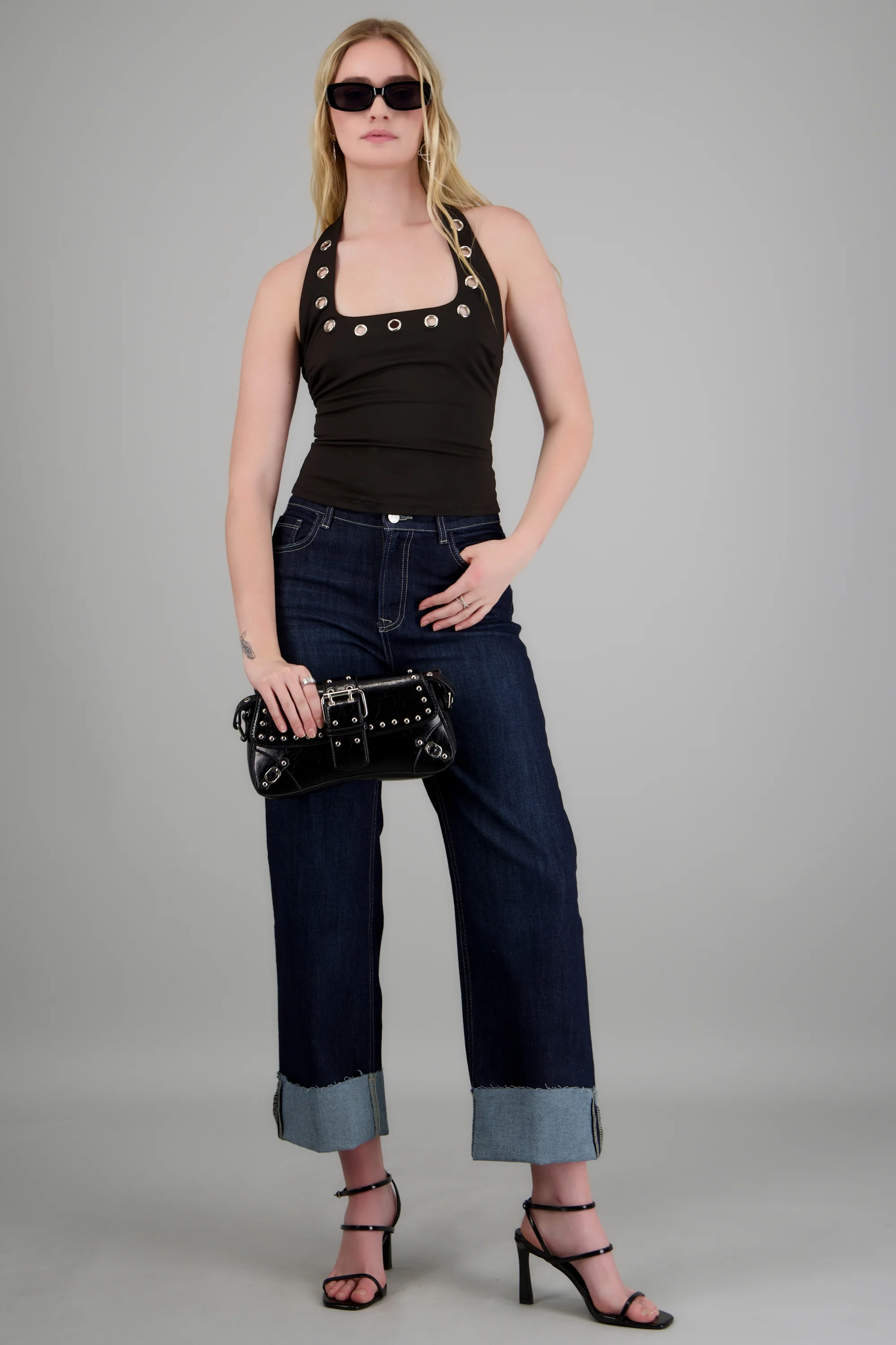 Top halter escote cuadrado eyelets