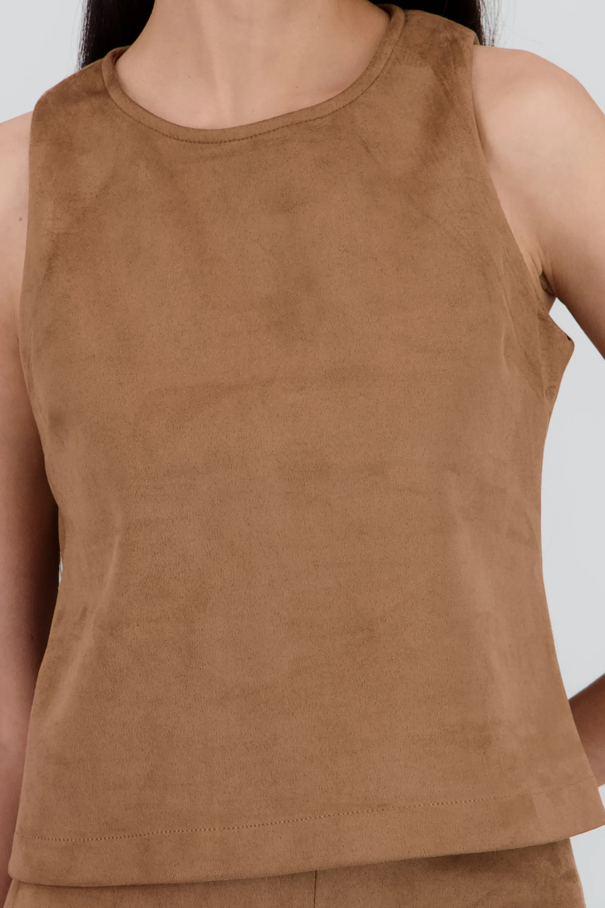 Top sin mangas de suede con detalle de pinzas - Image 5