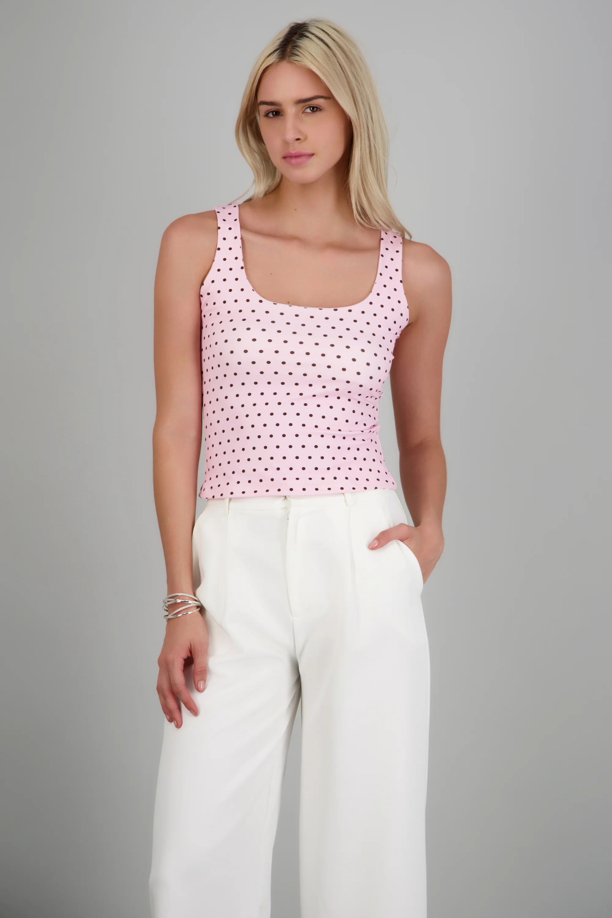 Top sin mangas escote cuadrado polka dots - Image 3