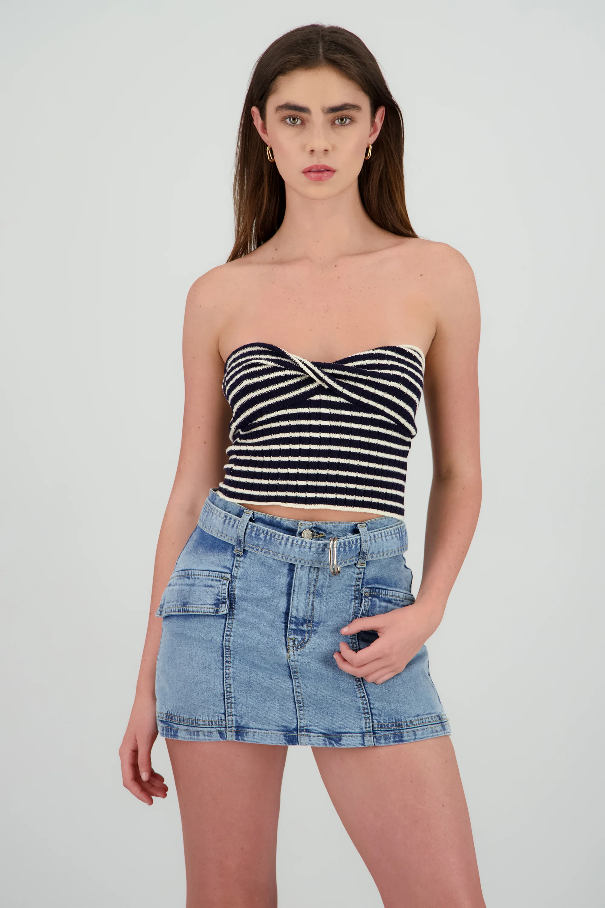 Top strapless detalle escote