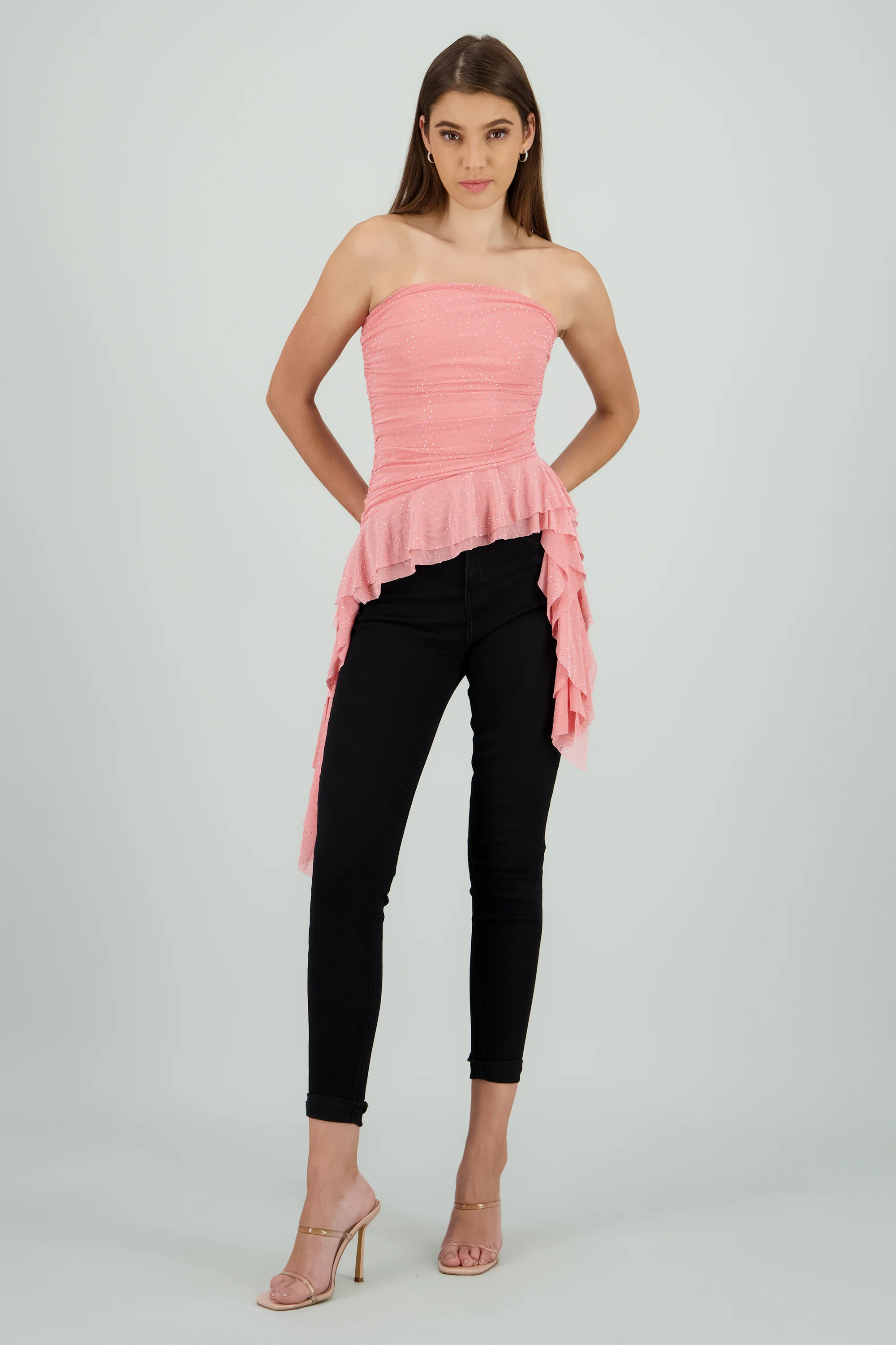 Top strapless drapeado con brillos