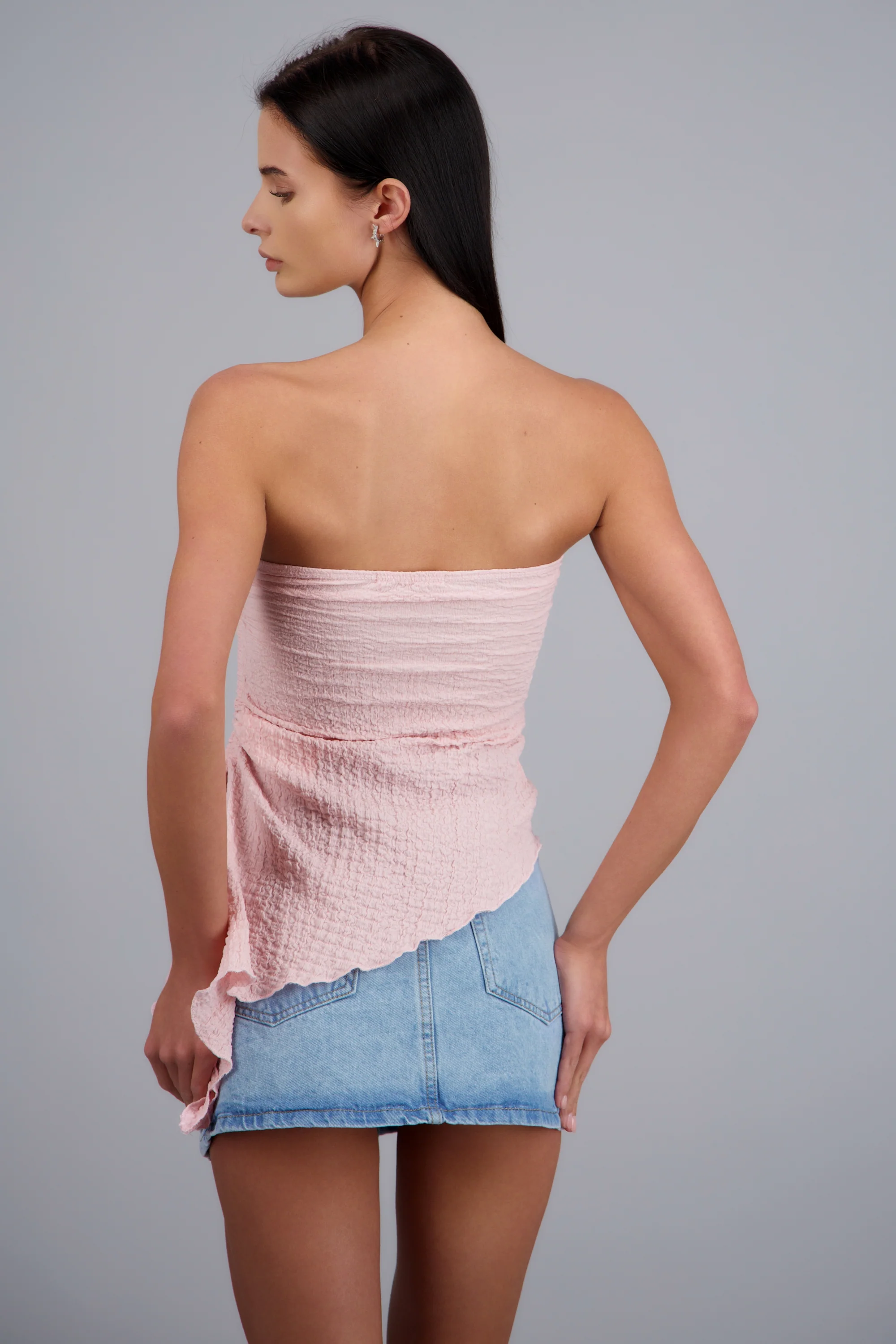 Top strapless textura asimetrico - Image 4