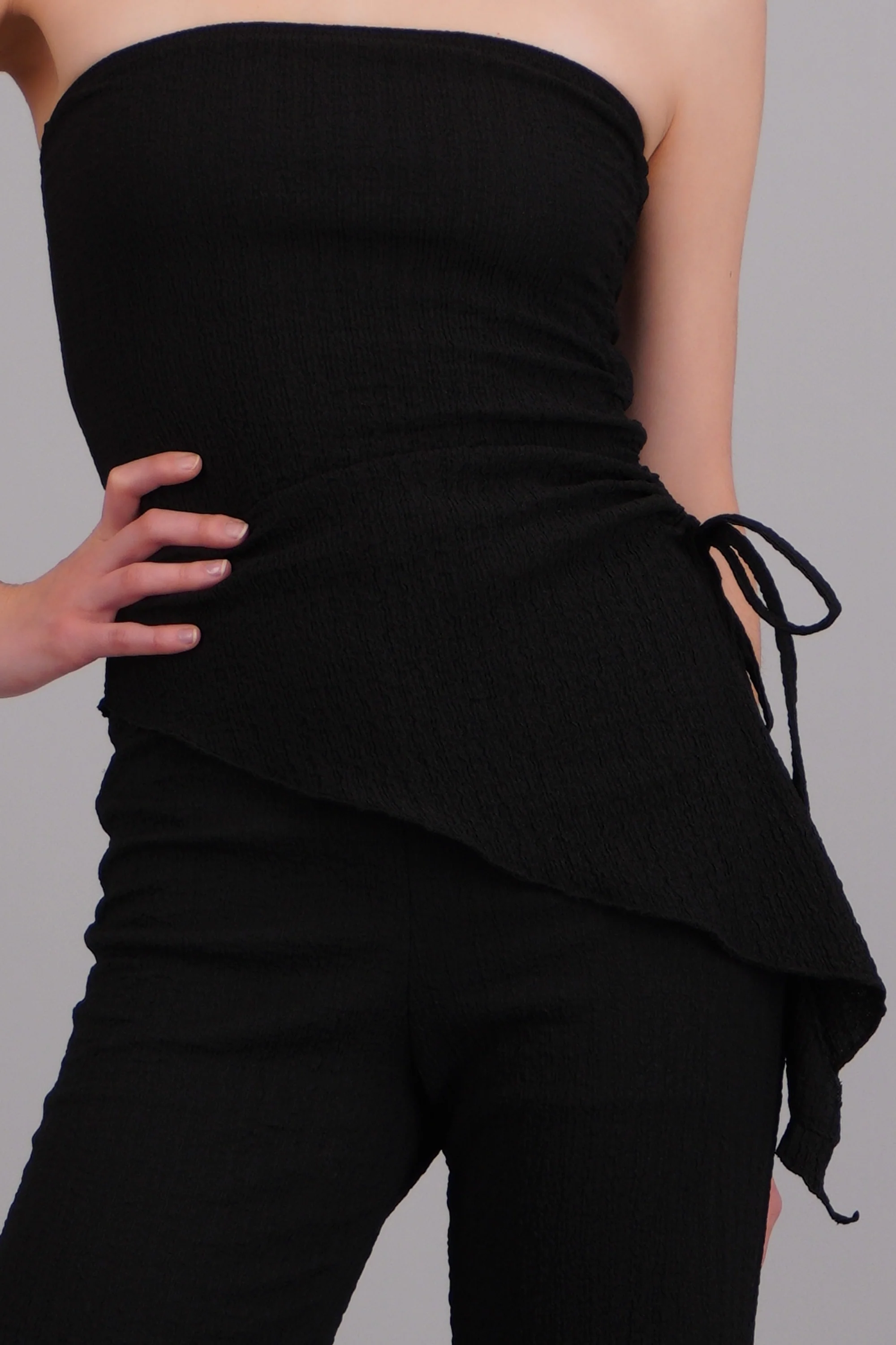 Top strapless textura asimetrico - Image 5