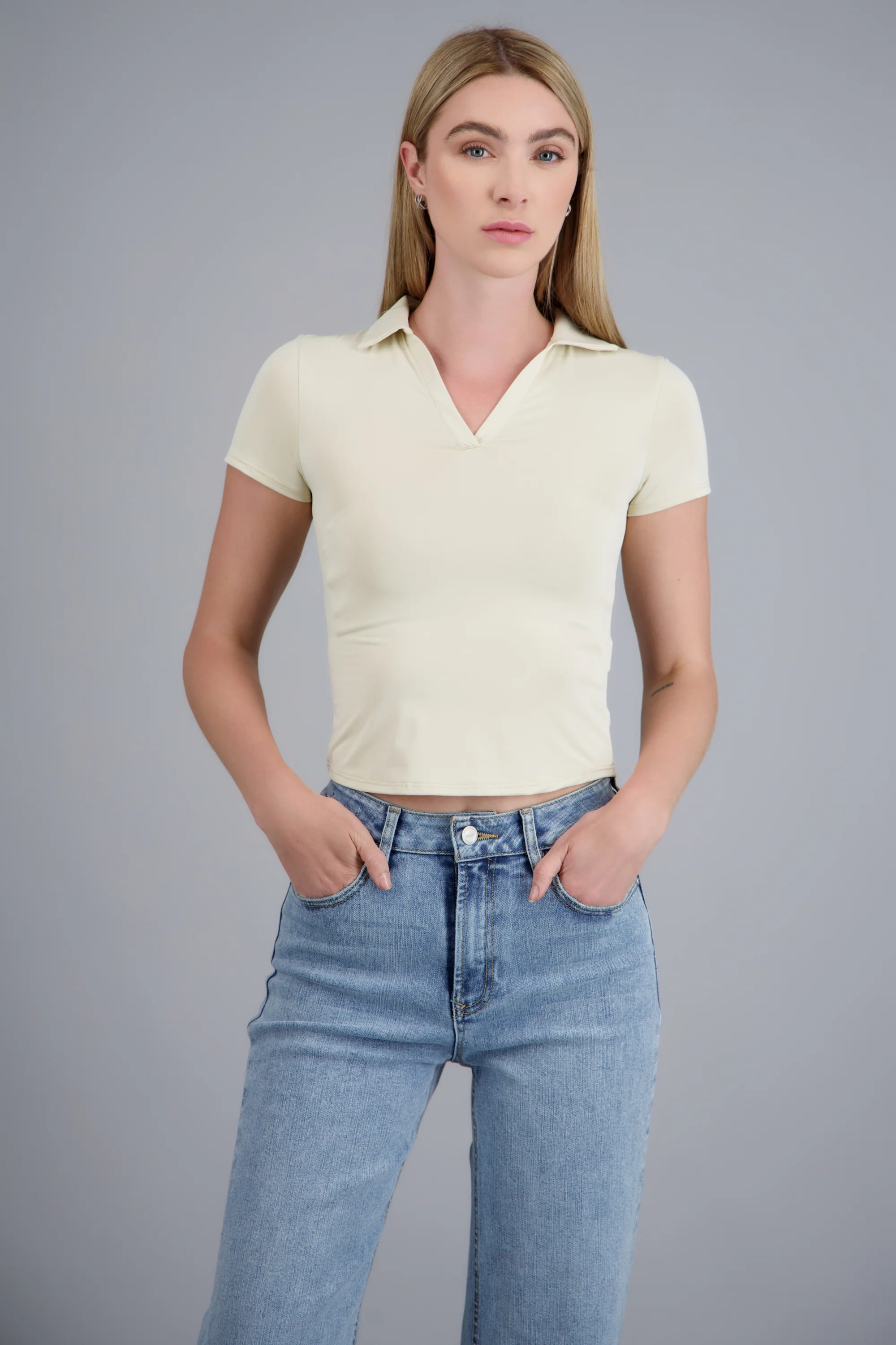 Top tipo polo textura lisa