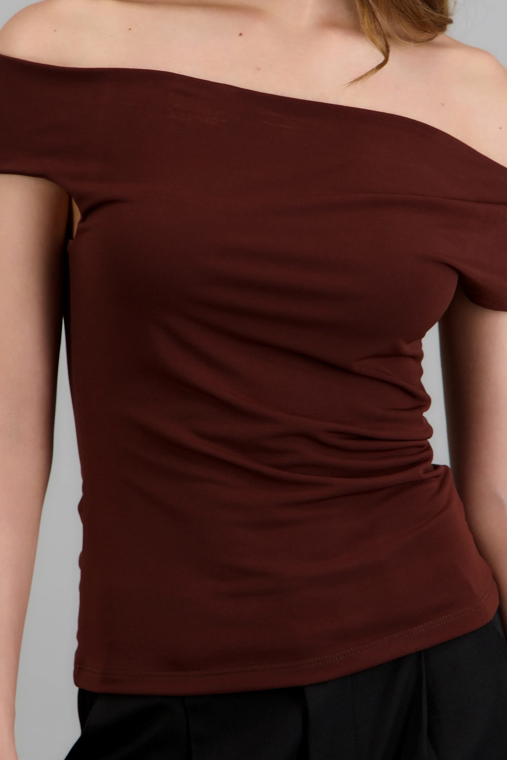 Topp off shoulder asimetrico - Image 5