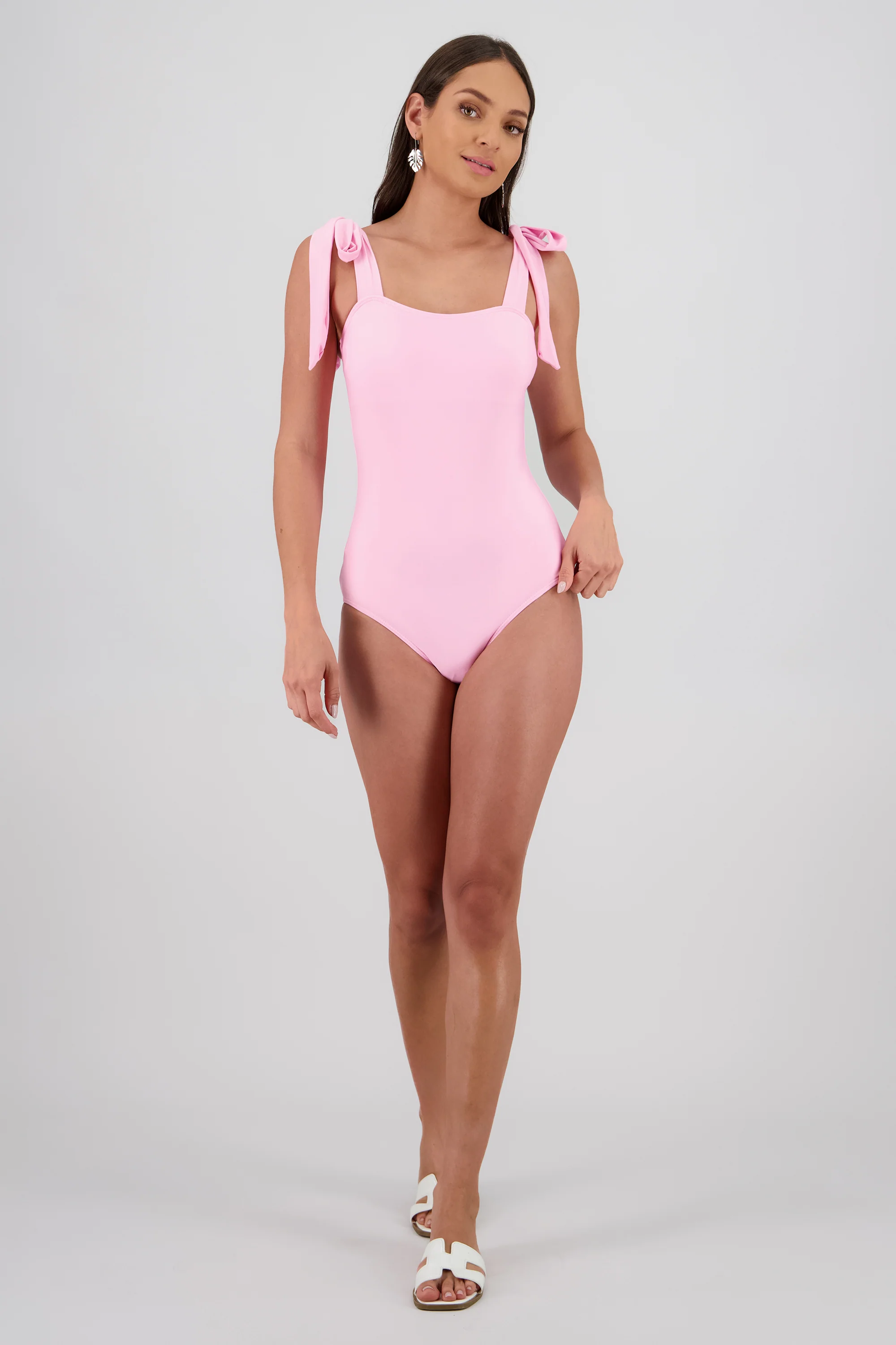 Traje de baño completo moños tirantes