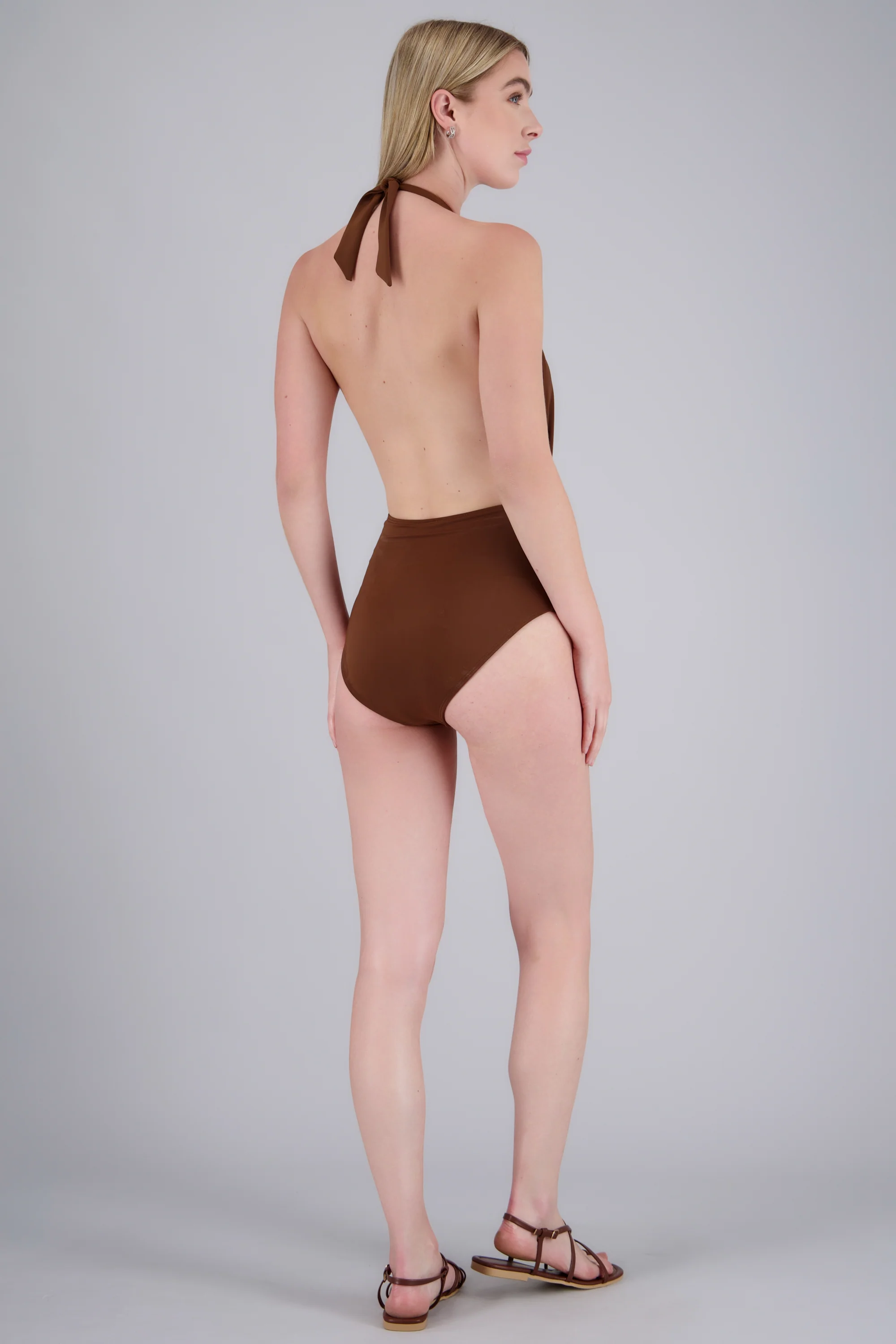 Traje de baño escote porfundo detalle argolla - Image 4