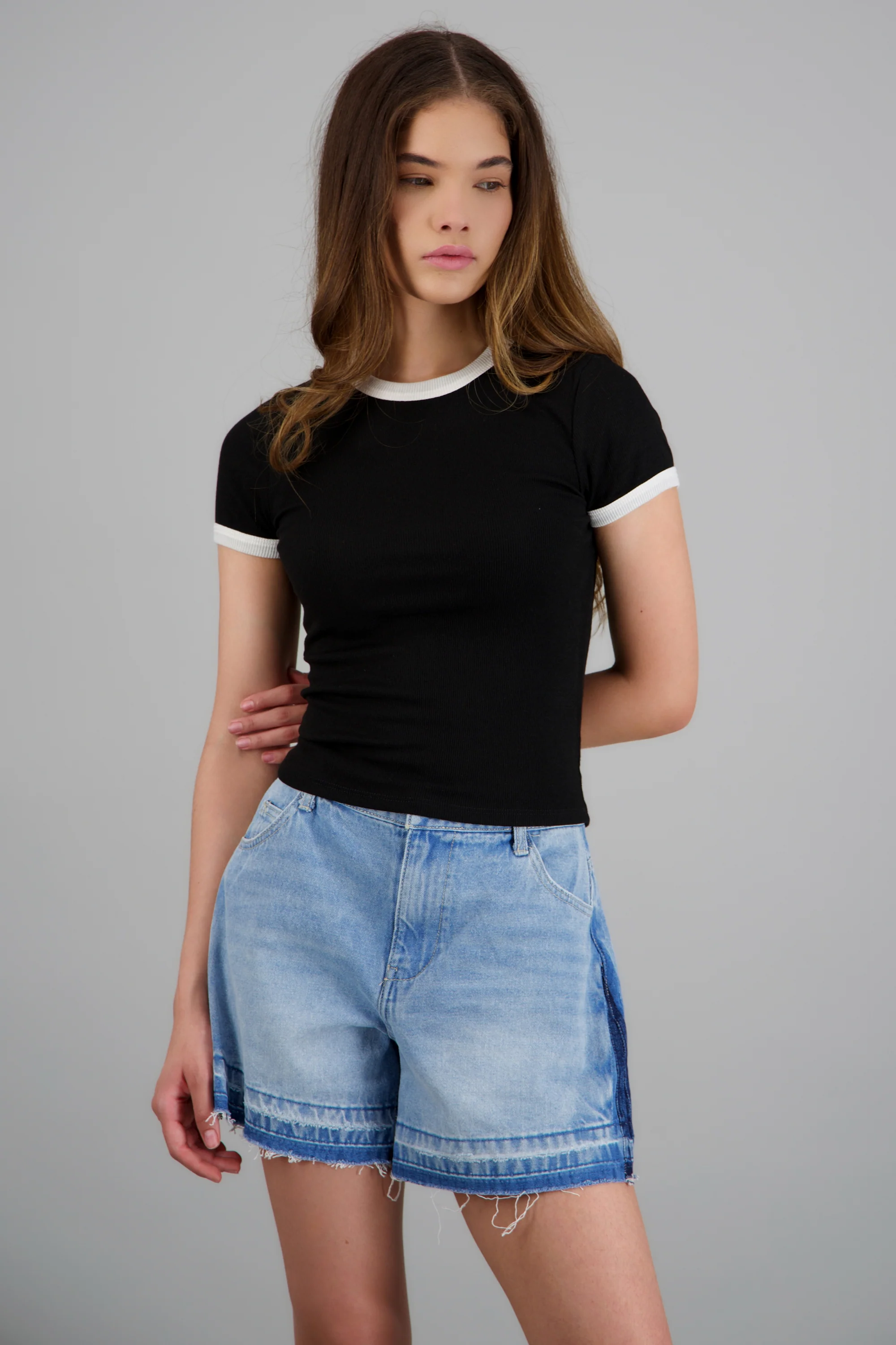 Tshirt detalle contraste - Image 2