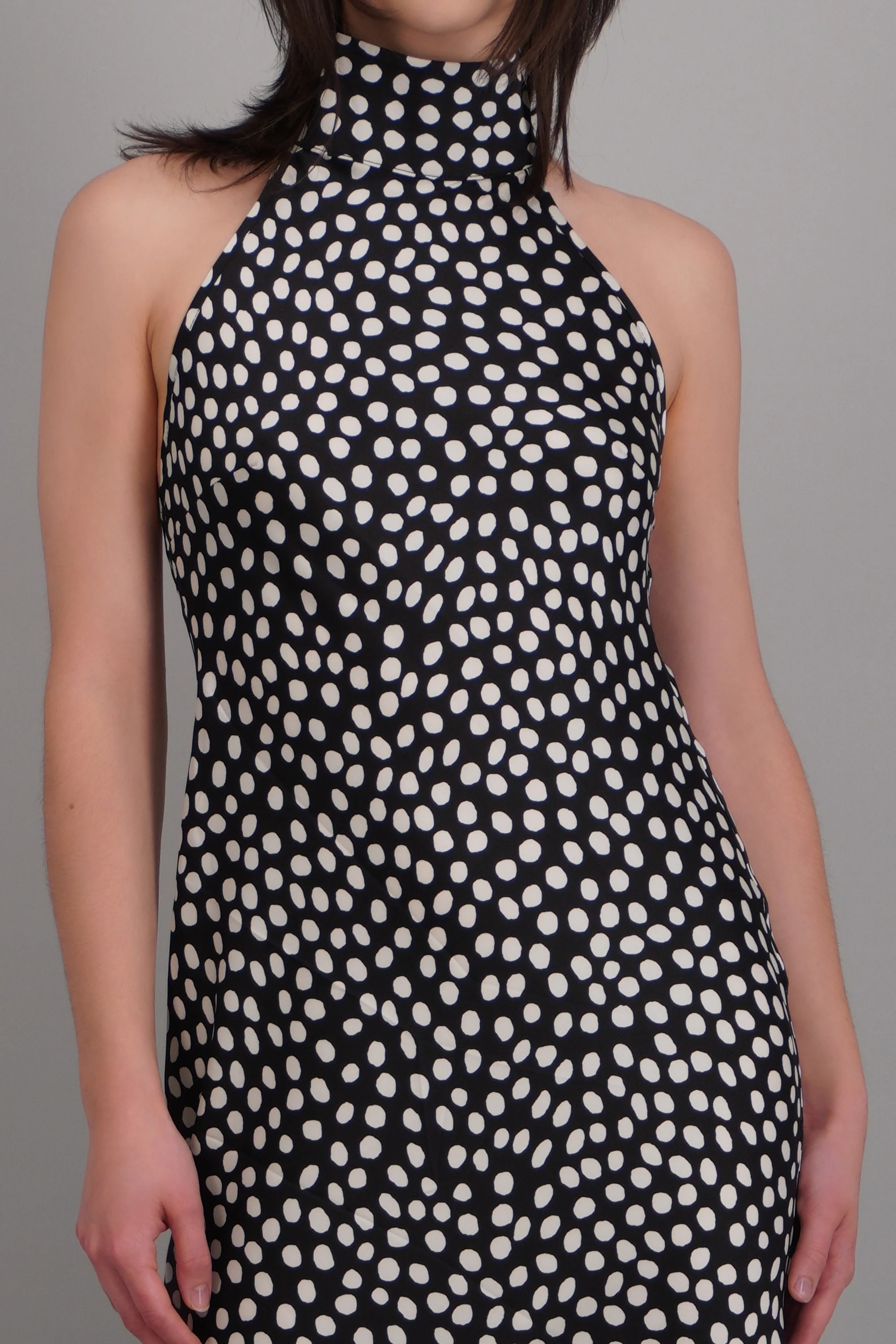 Vestido cuello alto amarre espalda polka dots - Image 5