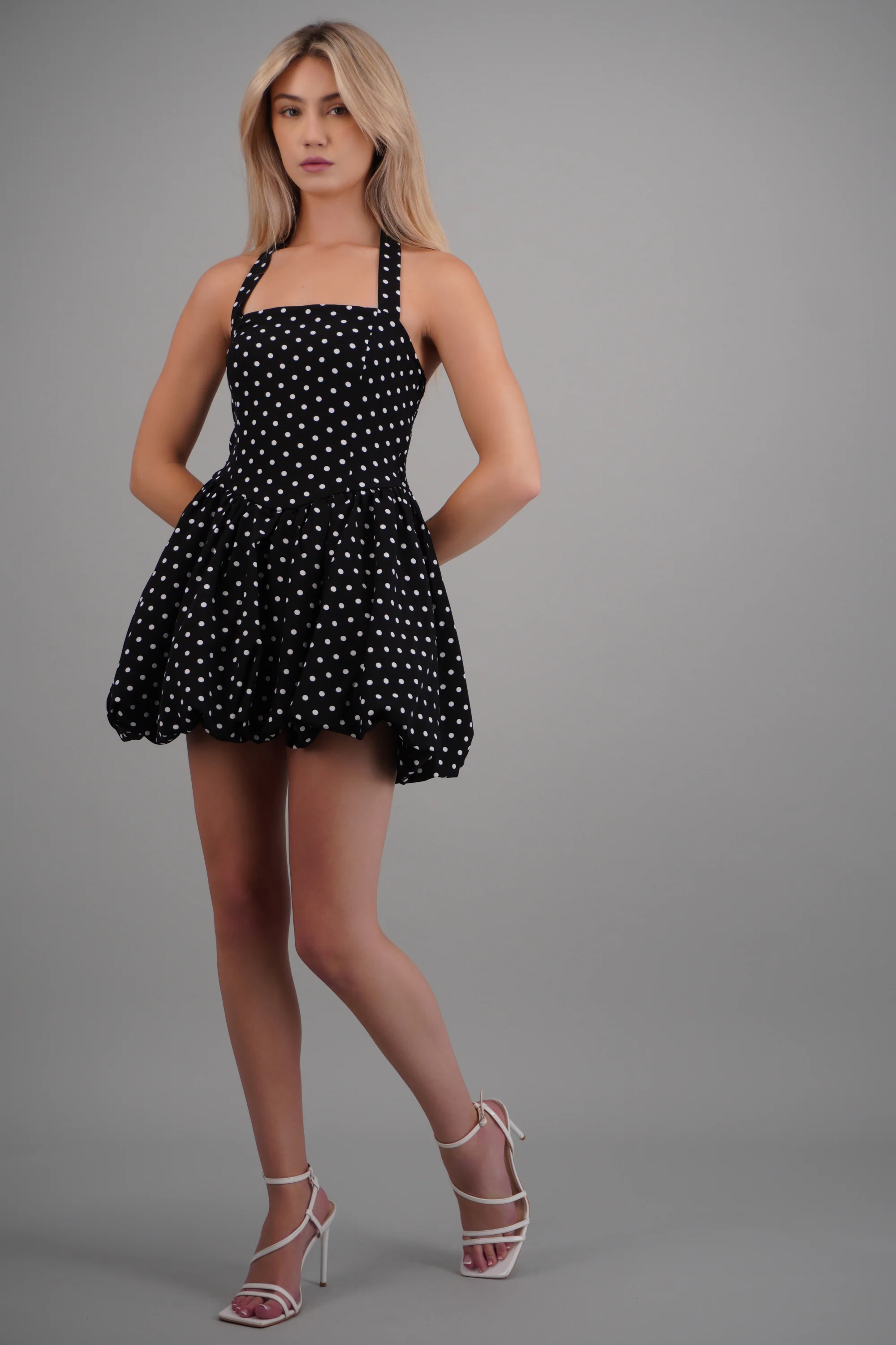 Vestido halter polka dots falda burbuja