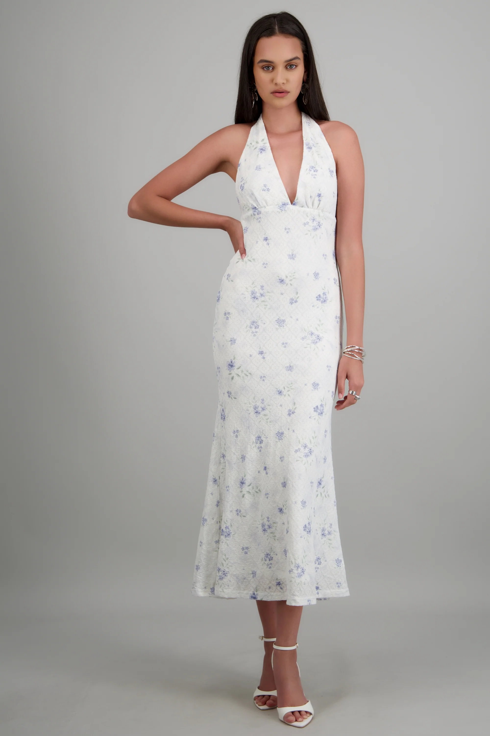 Vestido maxi amarre halter textura flores
