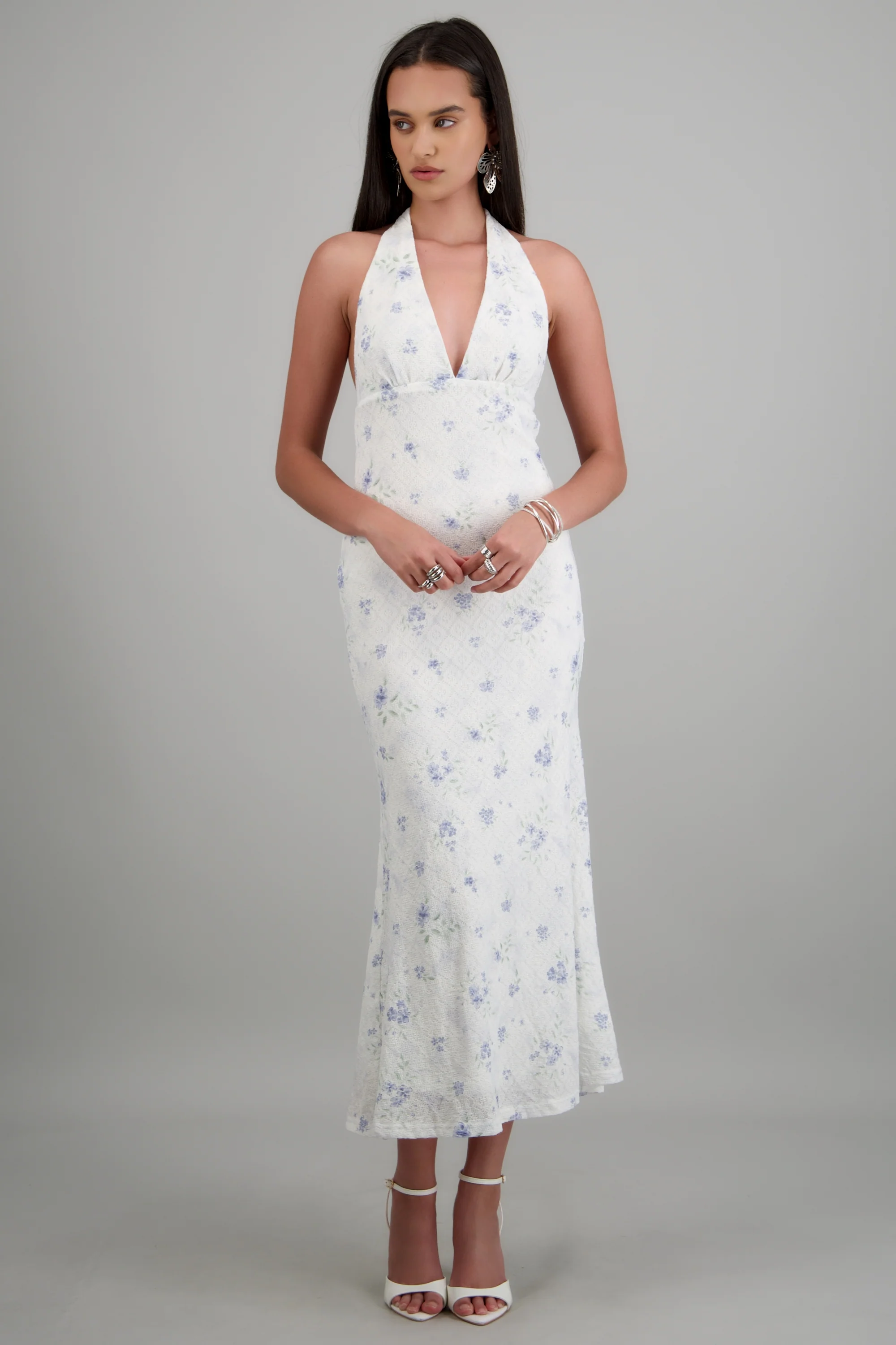 Vestido maxi amarre halter textura flores - Image 2