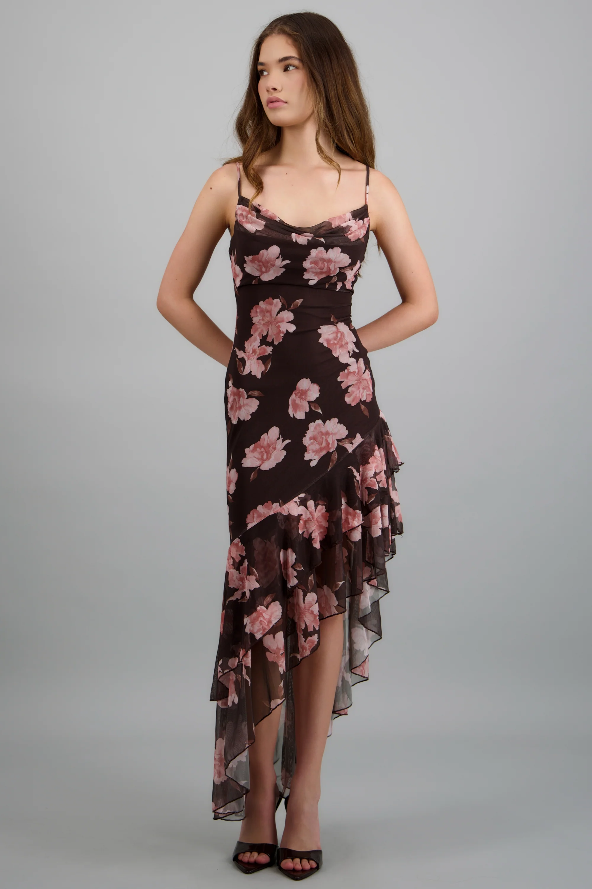 Vestido maxi asimétrico triantes estampado flores