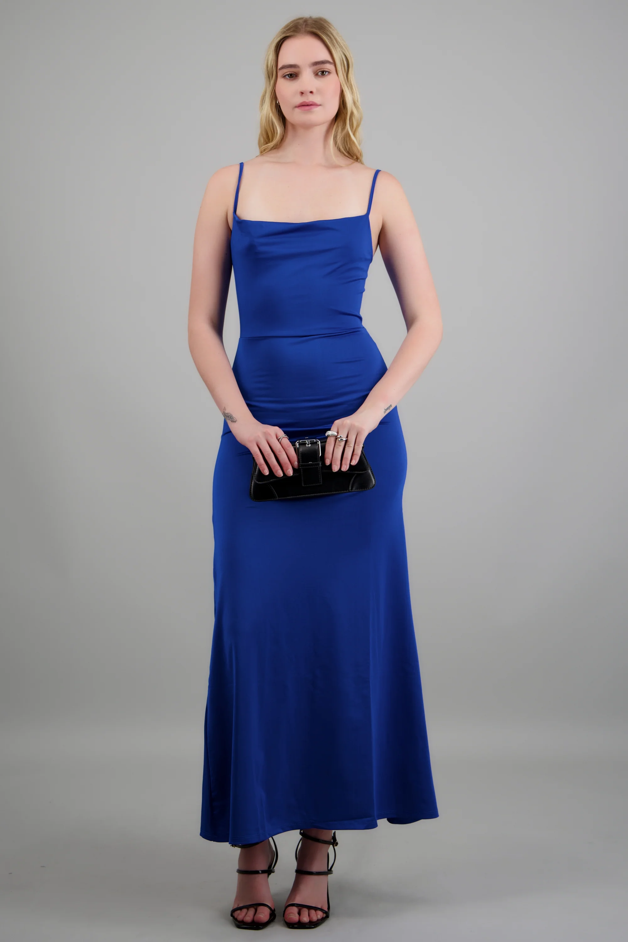 Vestido maxi cuello cascada detalle espalda
