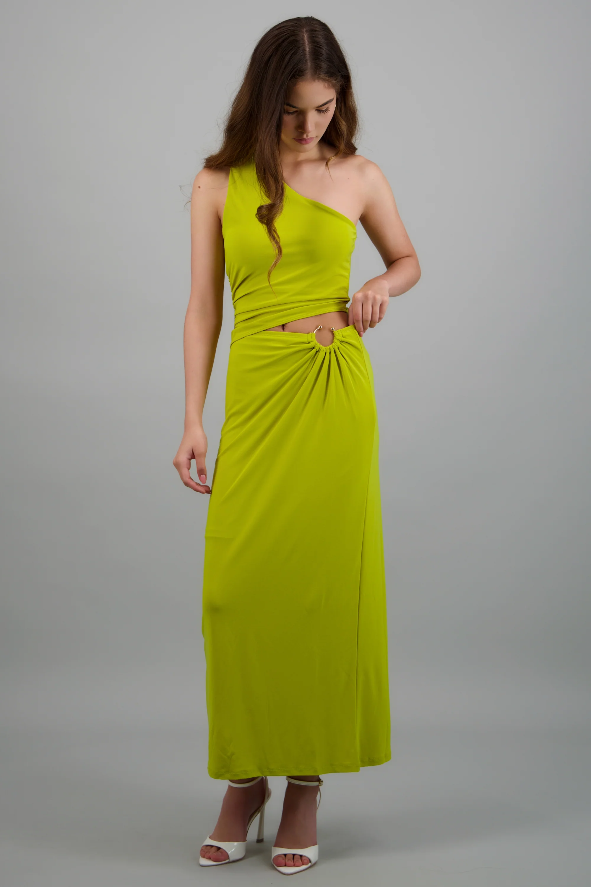 Vestido maxi detalle abertura one shoulder