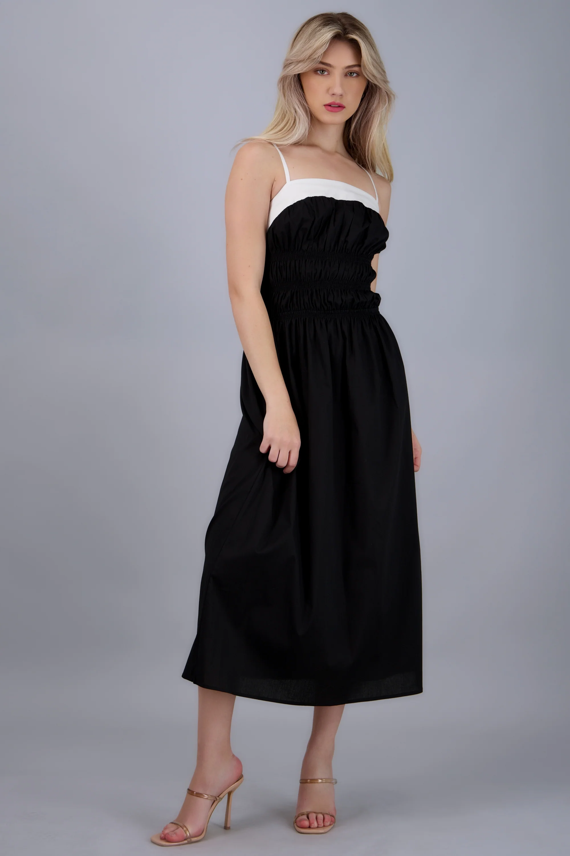 Vestido maxi detalle ligas contraste
