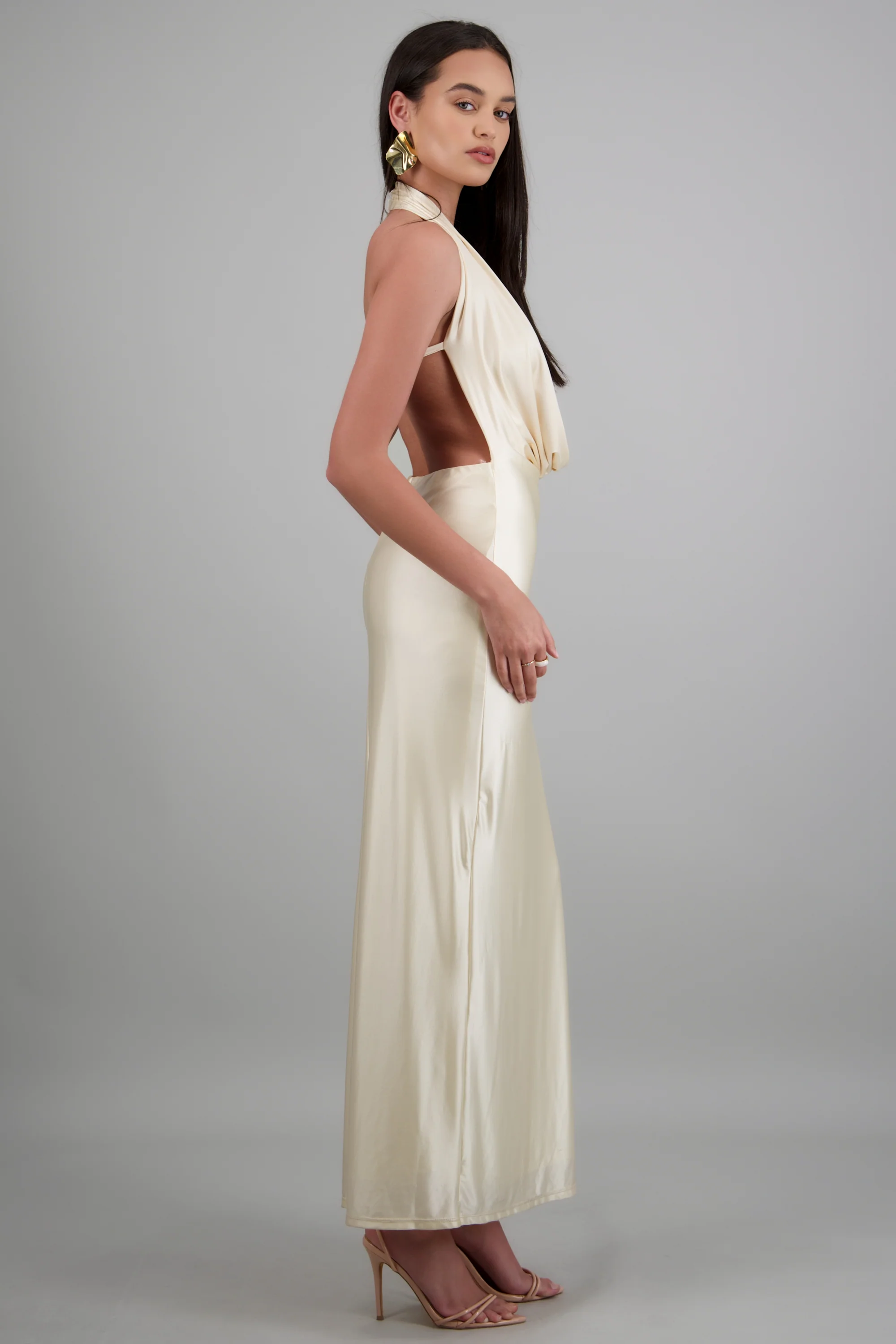 Vestido maxi escote cascada profundo - Image 3