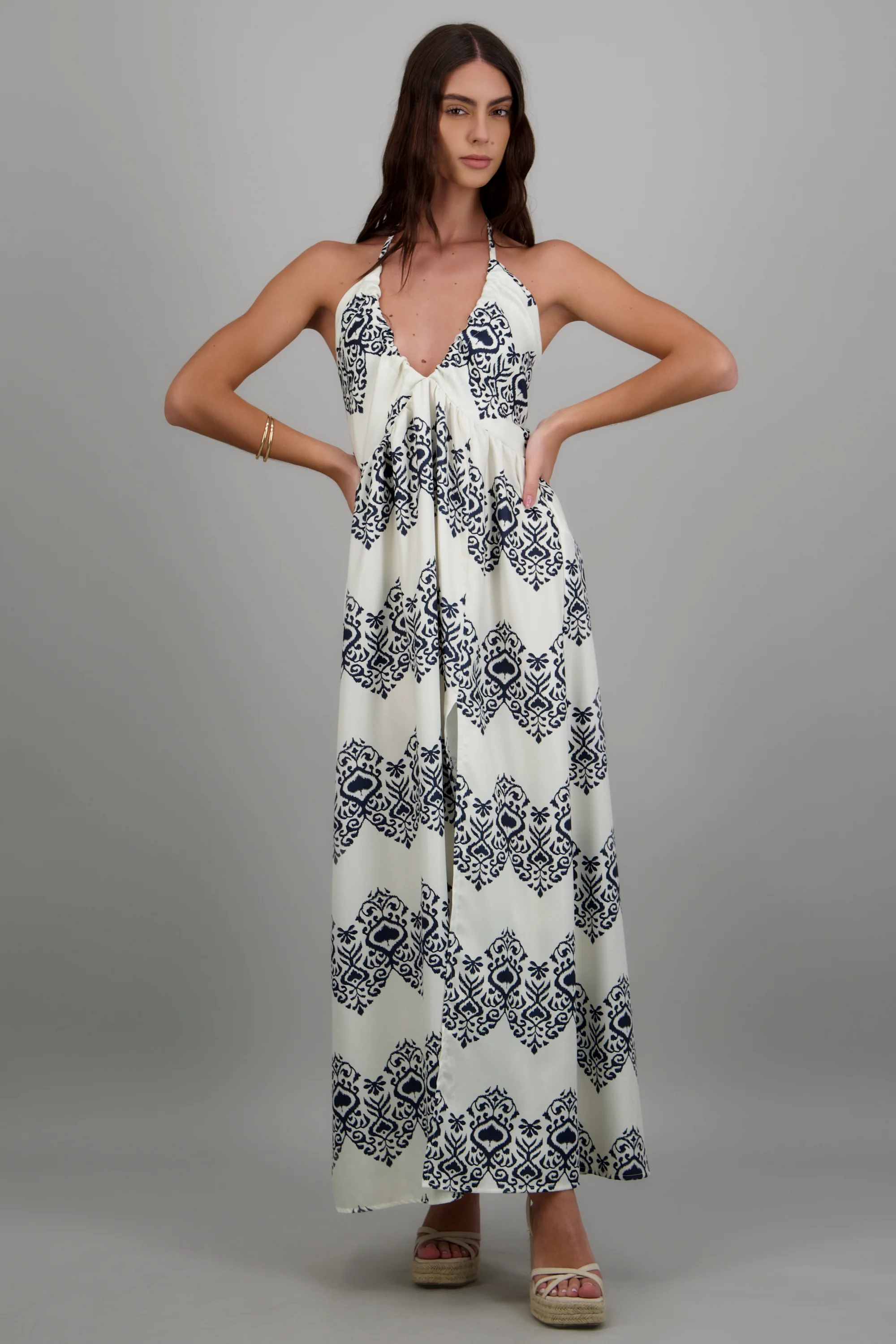 Vestido maxi estampado detalle escote - Image 3