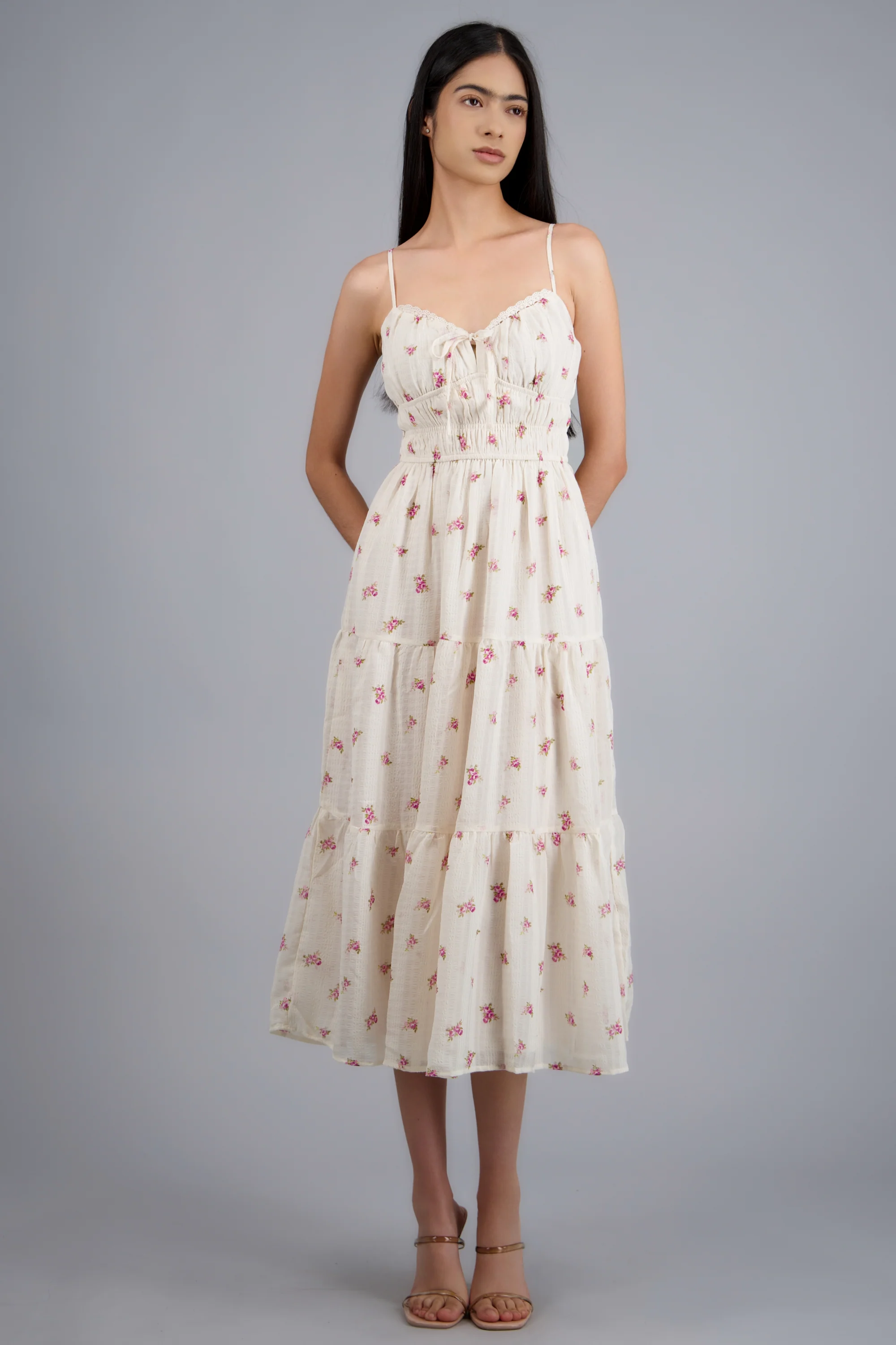 Vestido maxi flores detalle encaje en escote