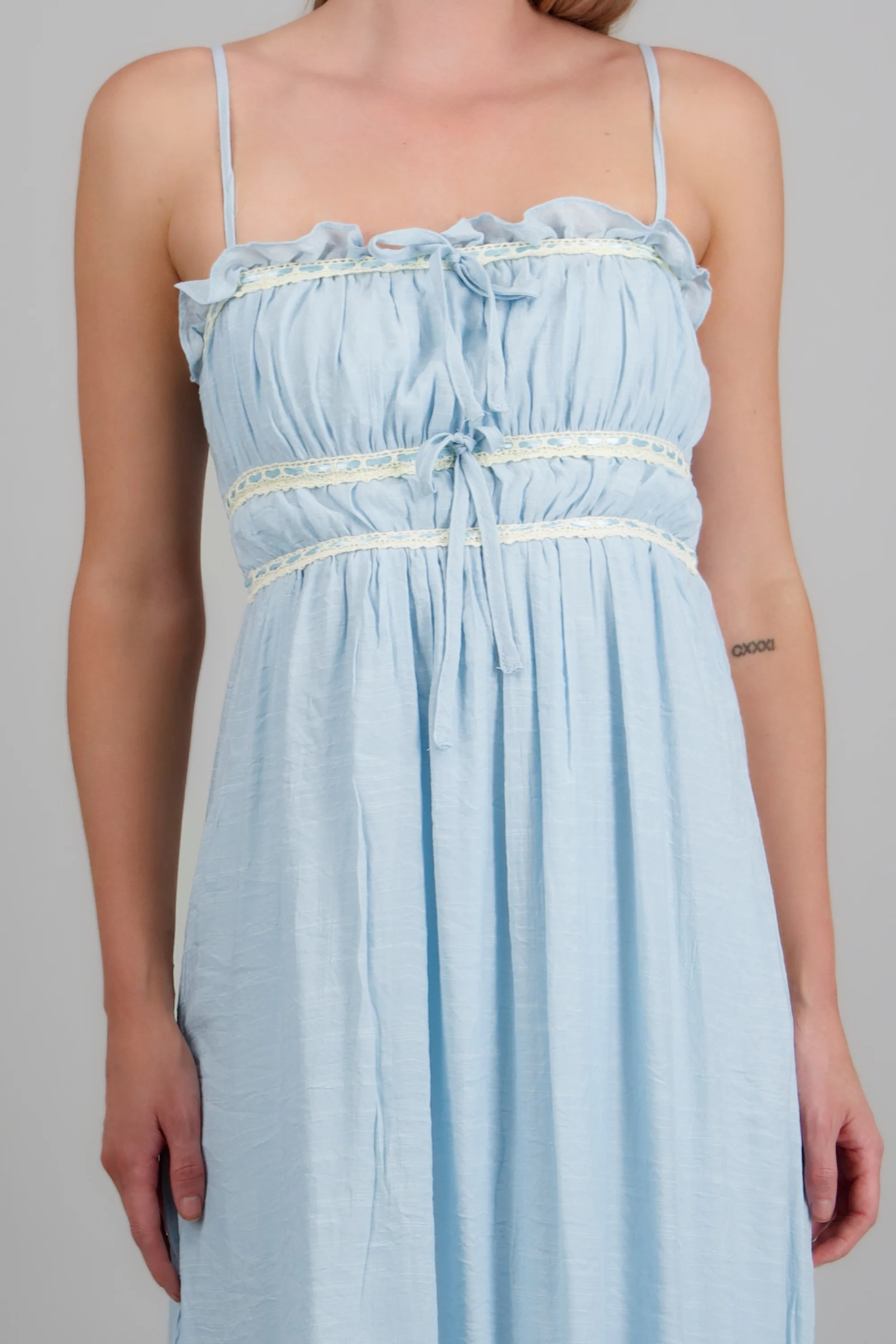 Vestido maxi frunce detalle moños - Image 5