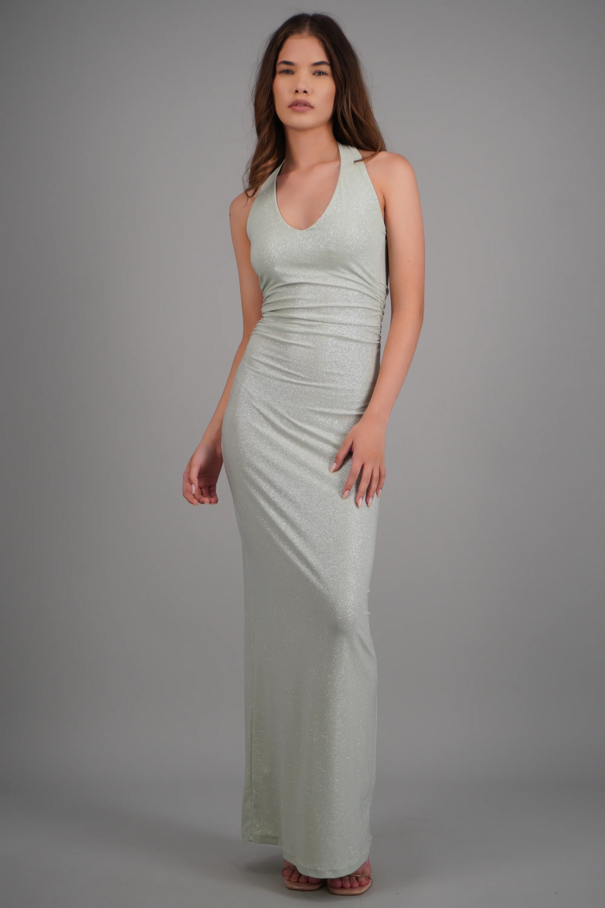 Vestido maxi halter detalle plisado