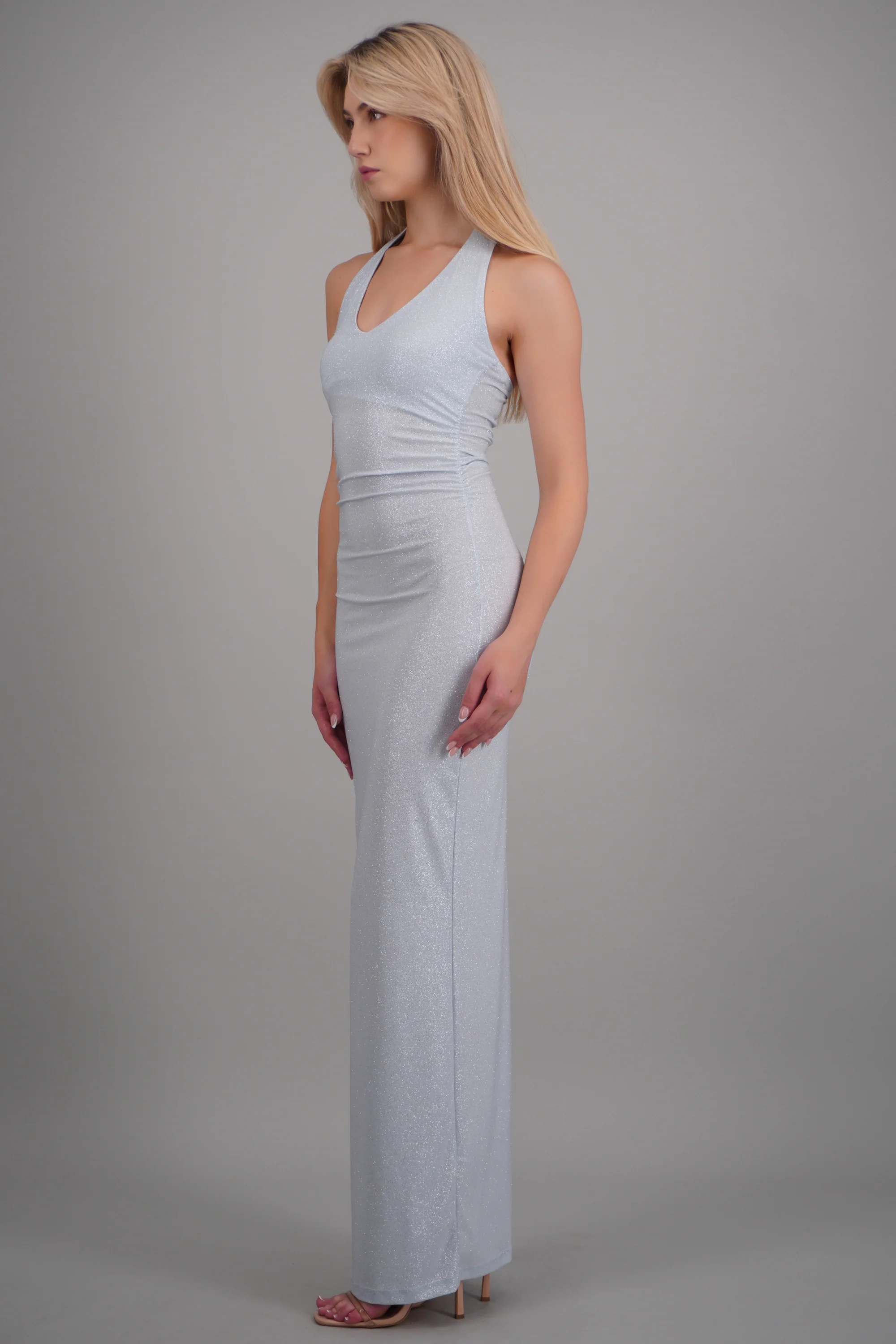 Vestido maxi halter detalle plisado - Image 3