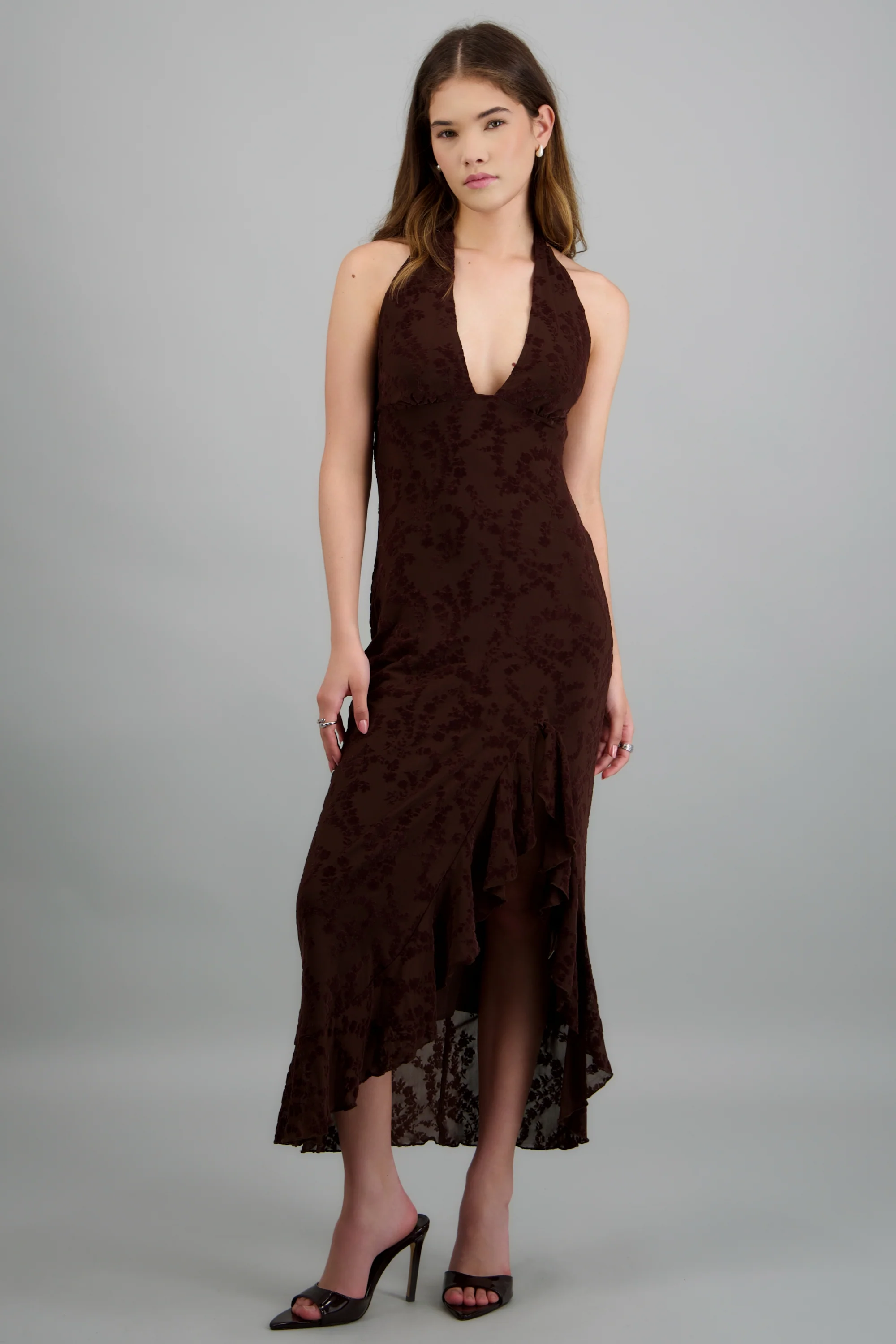 Vestido maxi halter detalle textura - Image 3