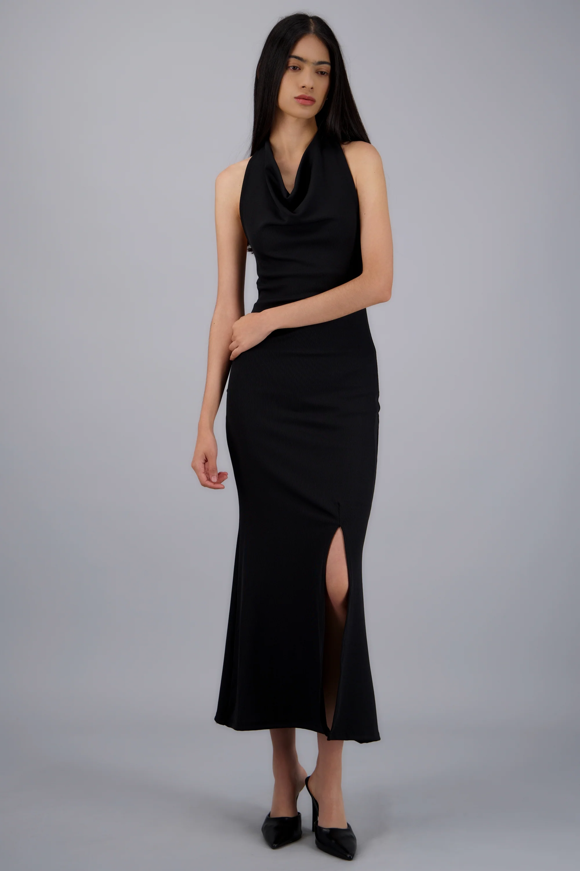 Vestido maxi halter escote cascada - Image 3