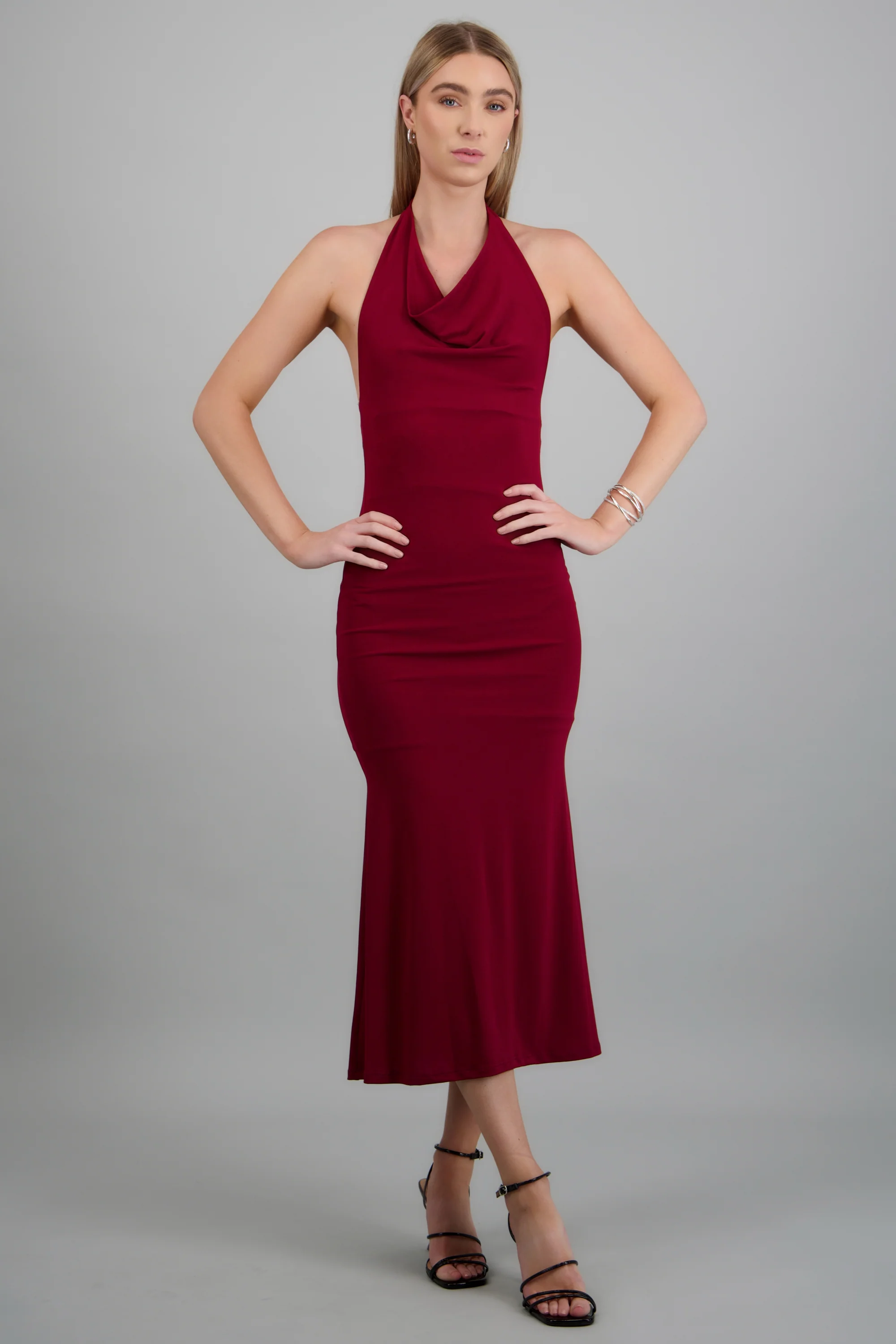 Vestido maxi halter escote columpio - Image 4