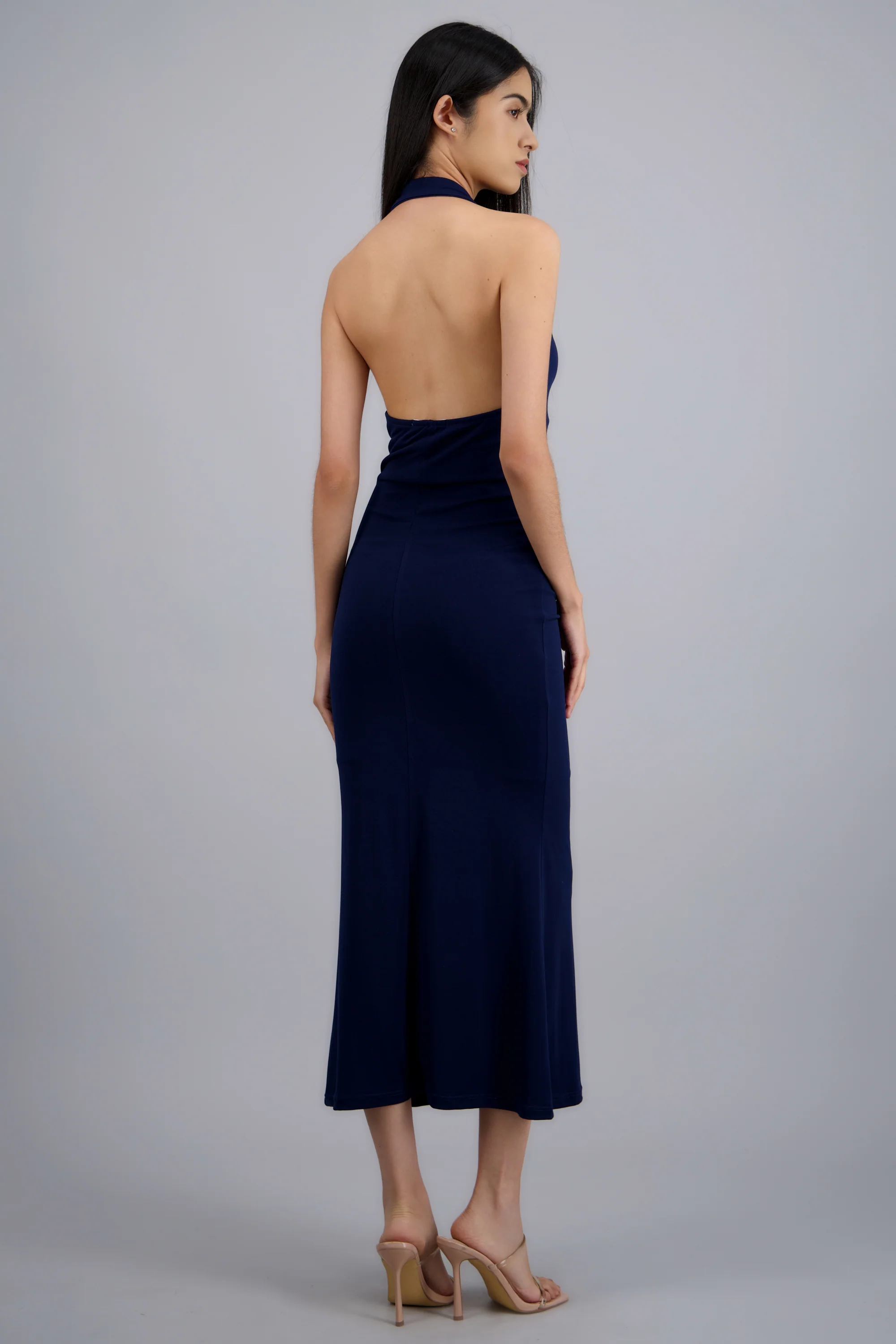 Vestido maxi halter escote columpio - Image 4