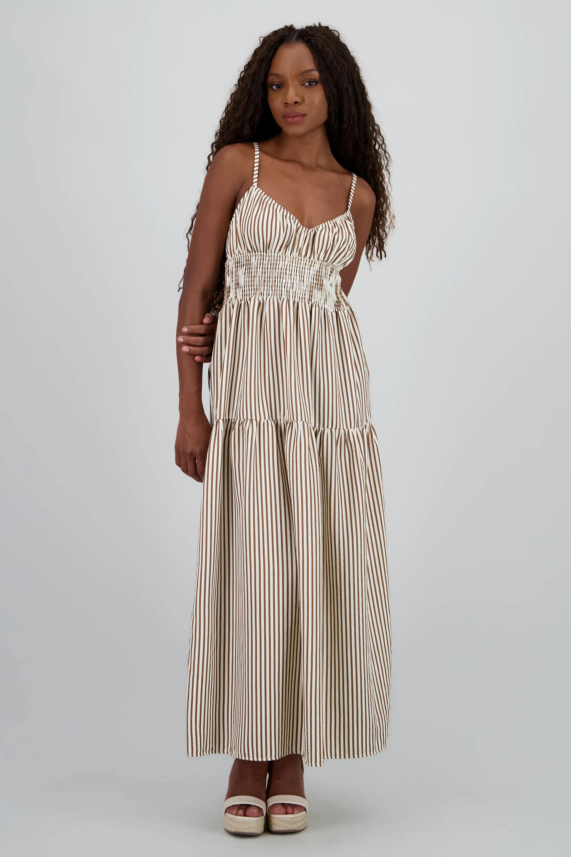 Vestido maxi lineas escote espalda - Image 2