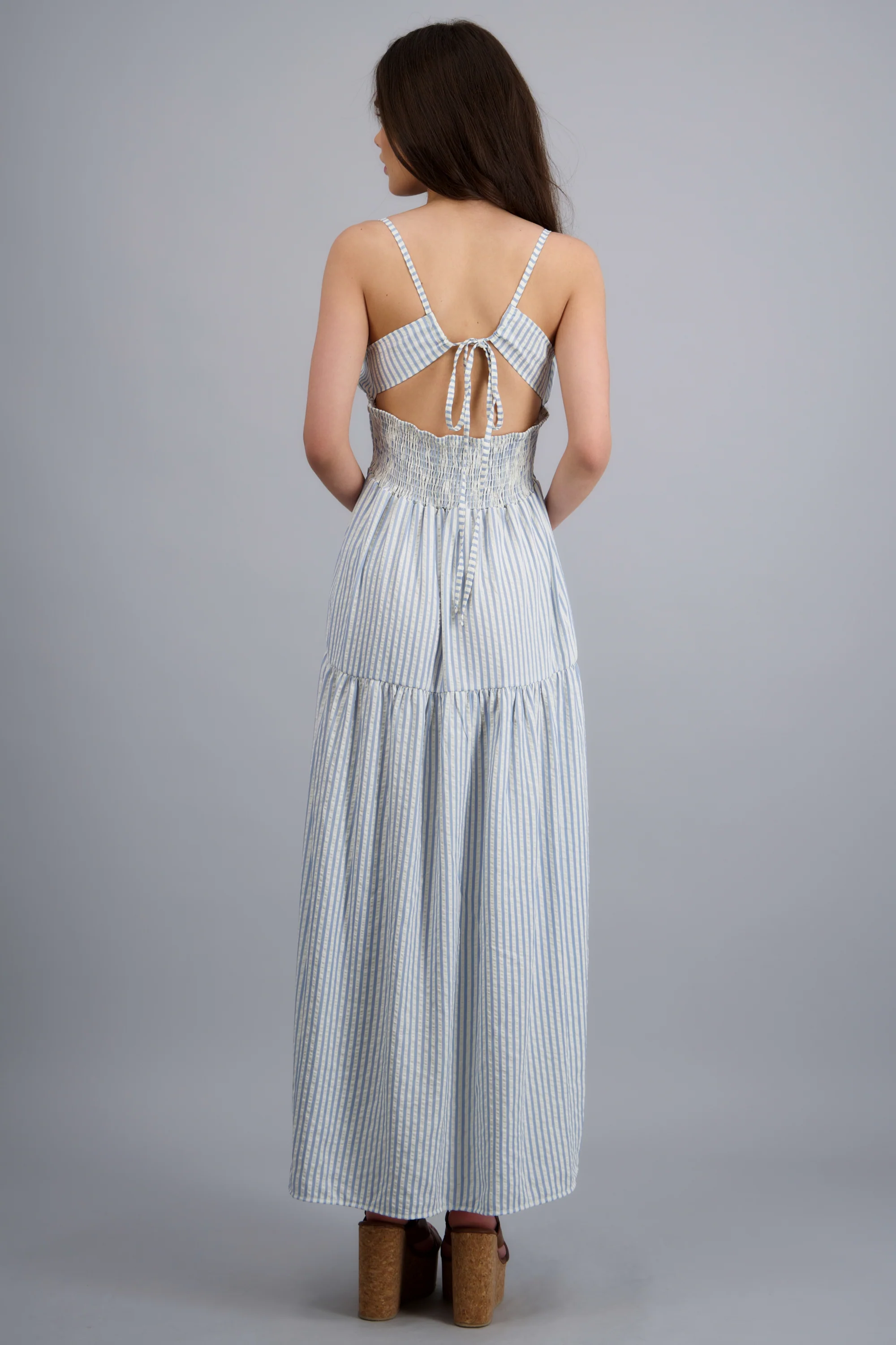 Vestido maxi lineas escote espalda - Image 4