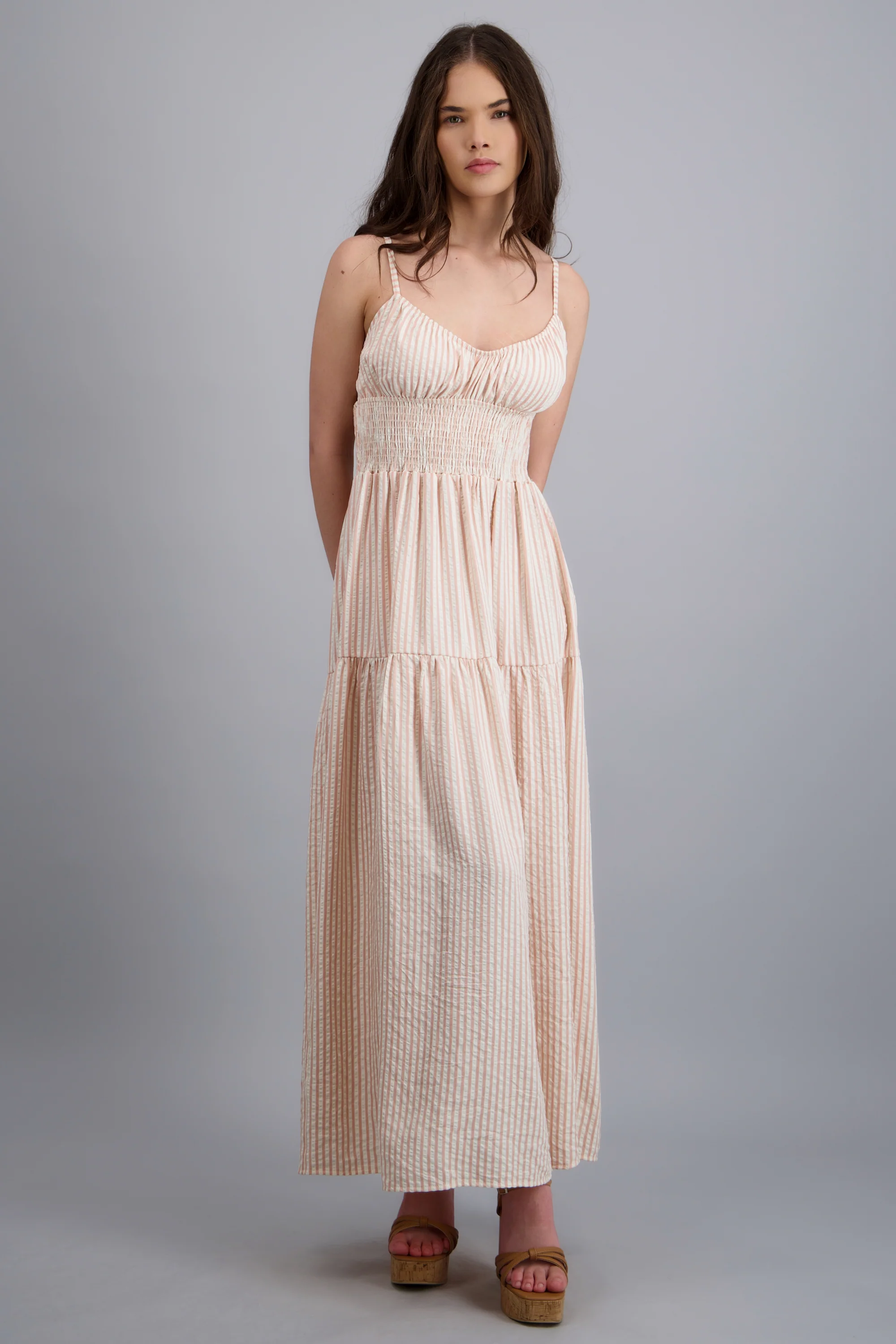 Vestido maxi lineas escote espalda - Image 3