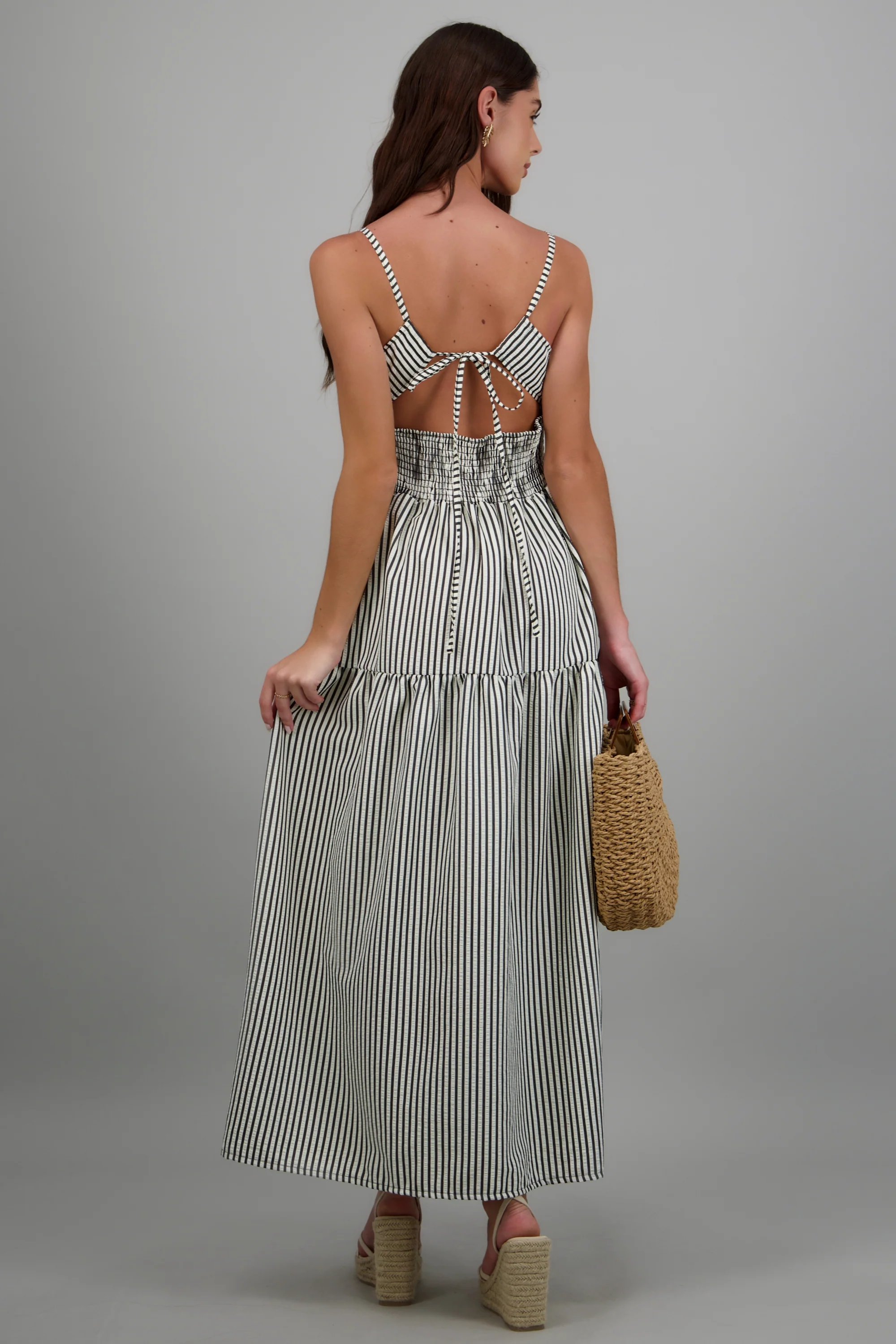 Vestido maxi lineas escote espalda - Image 4