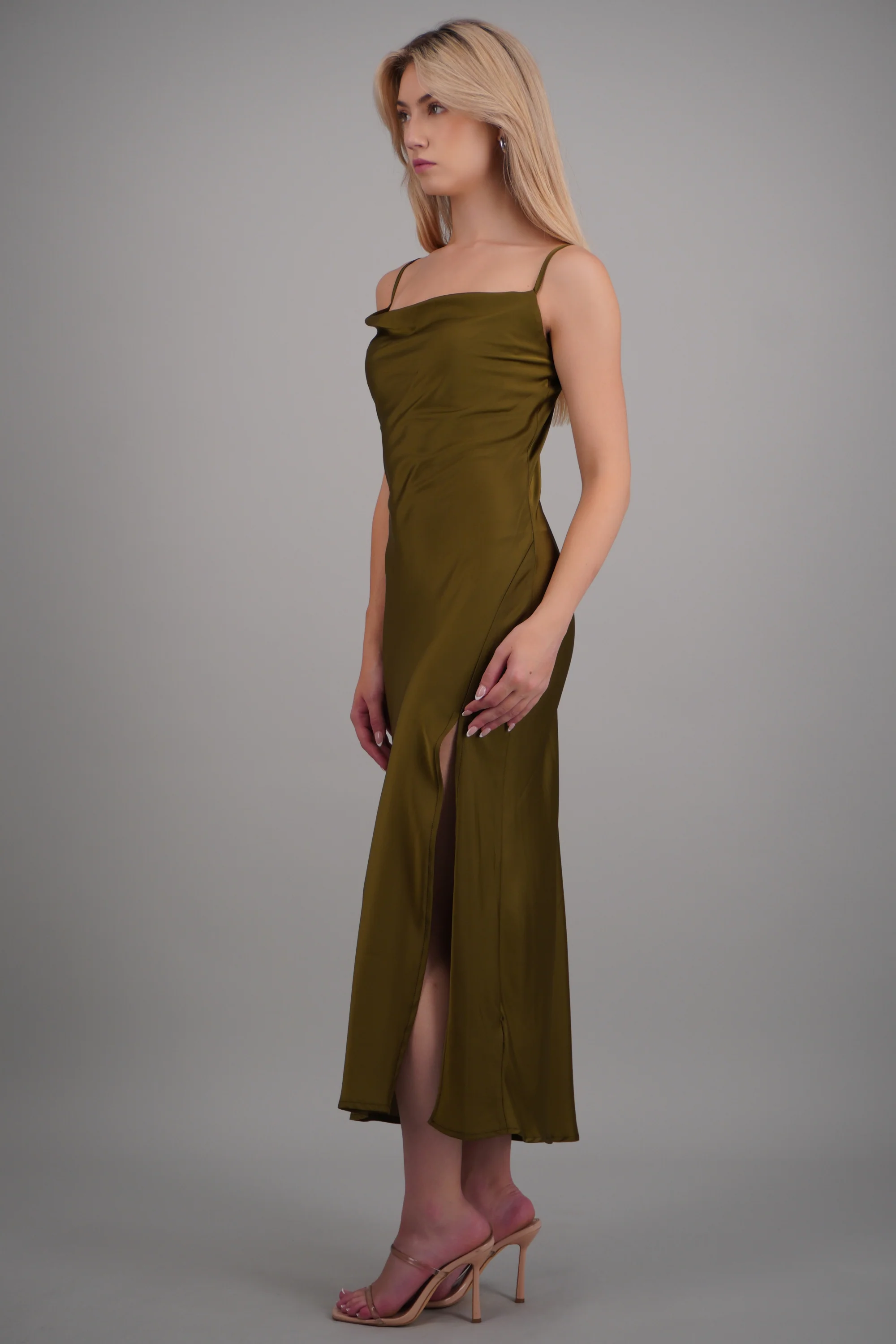 Vestido maxi satin escote columpio - Image 3