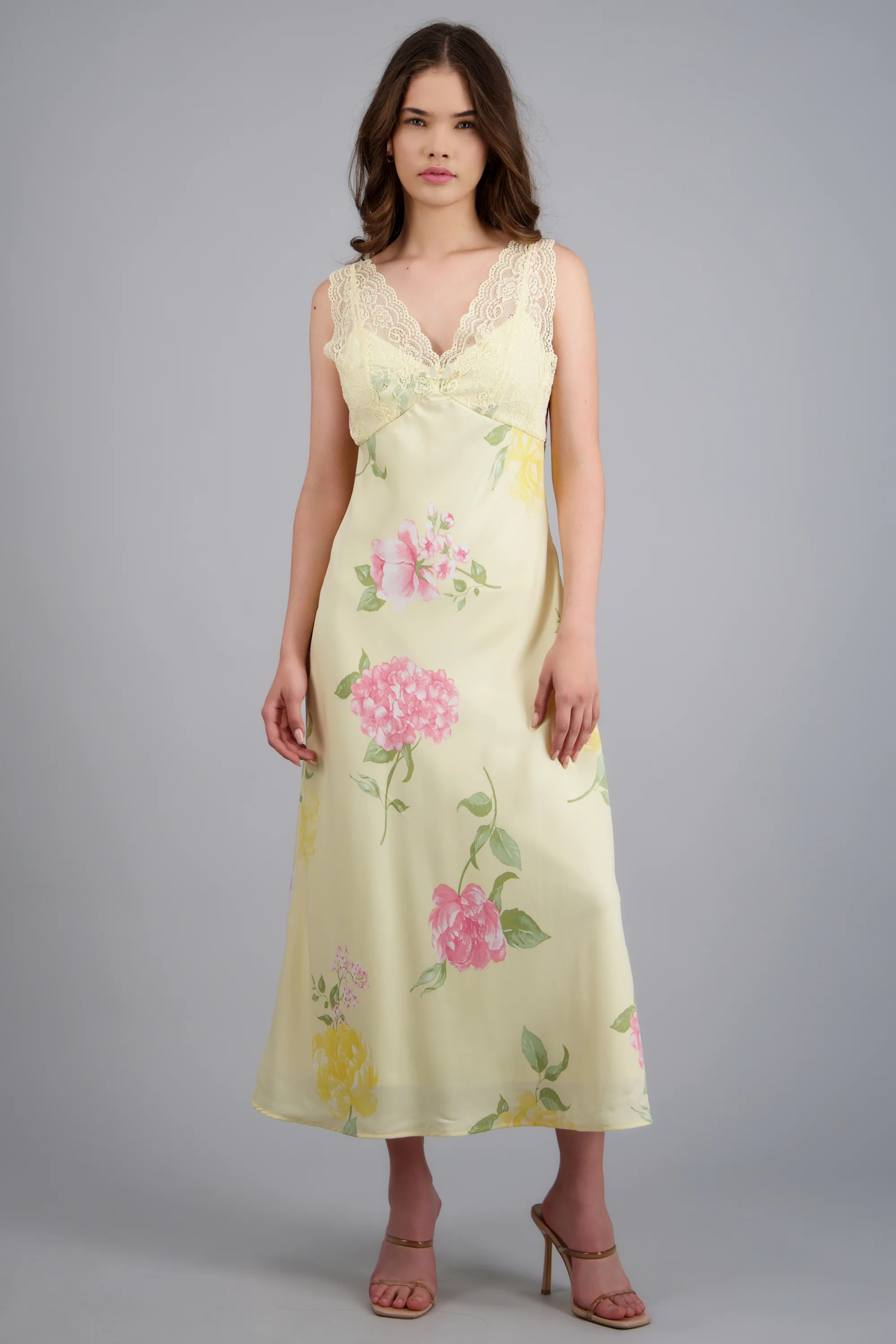 Vestido maxi satin flores detalle encaje