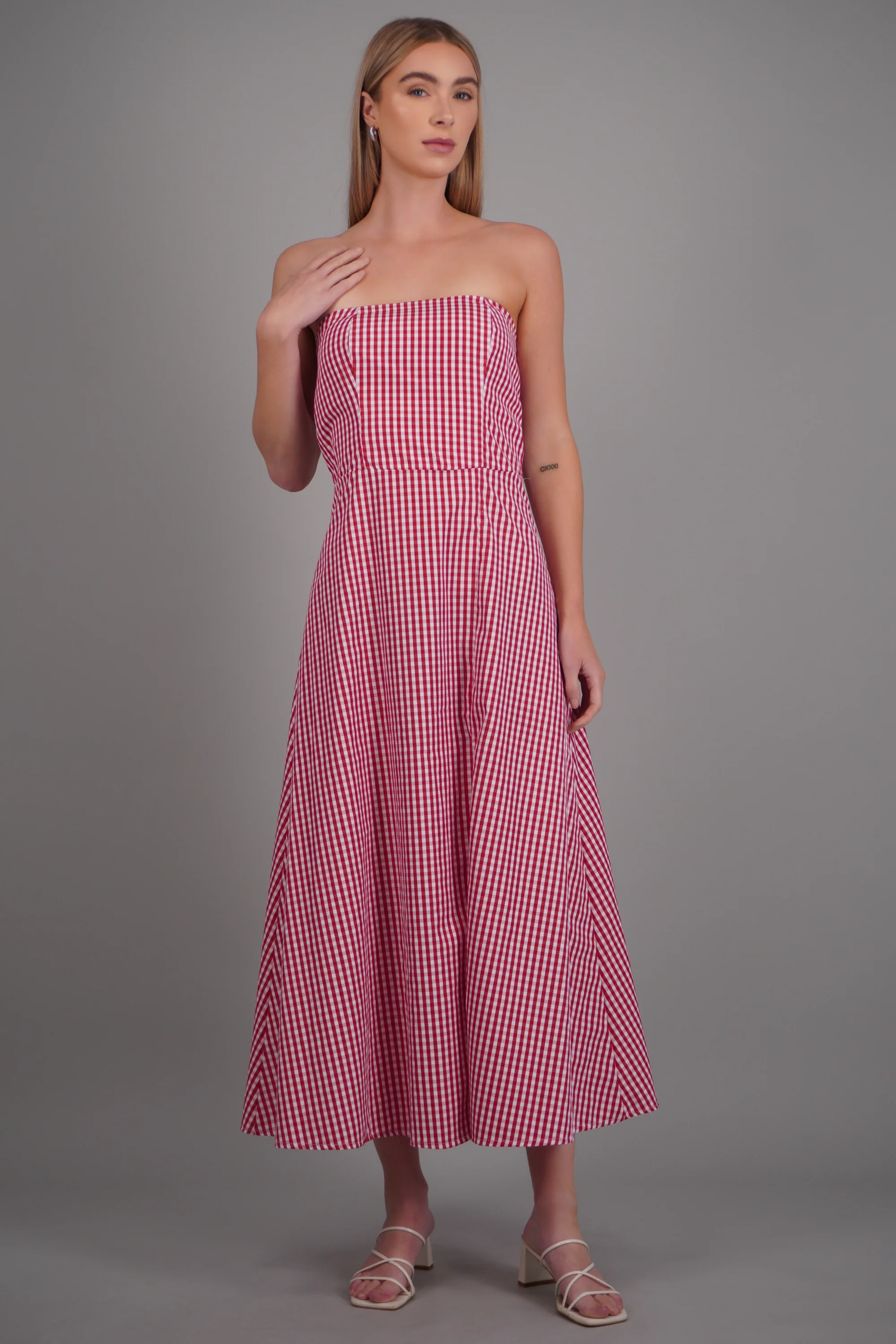 Vestido maxi strapless gingham