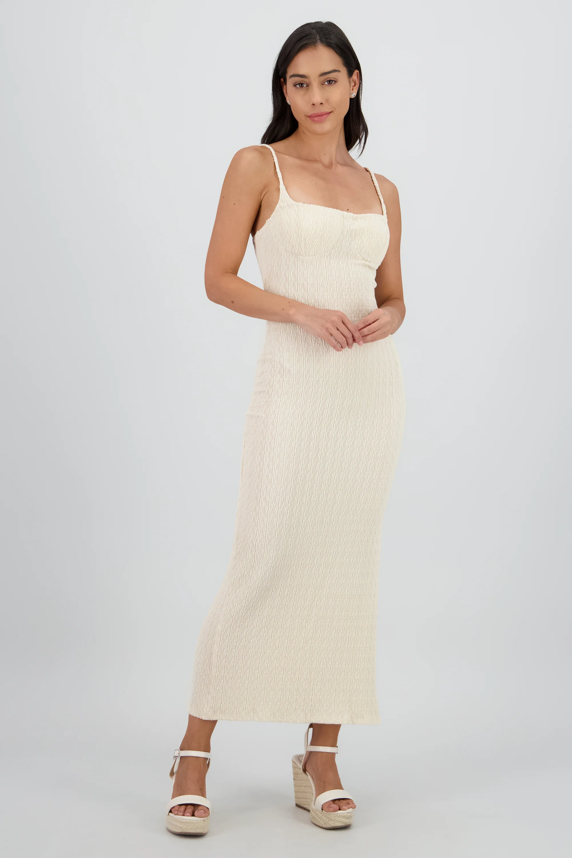 Vestido maxi textura con copas