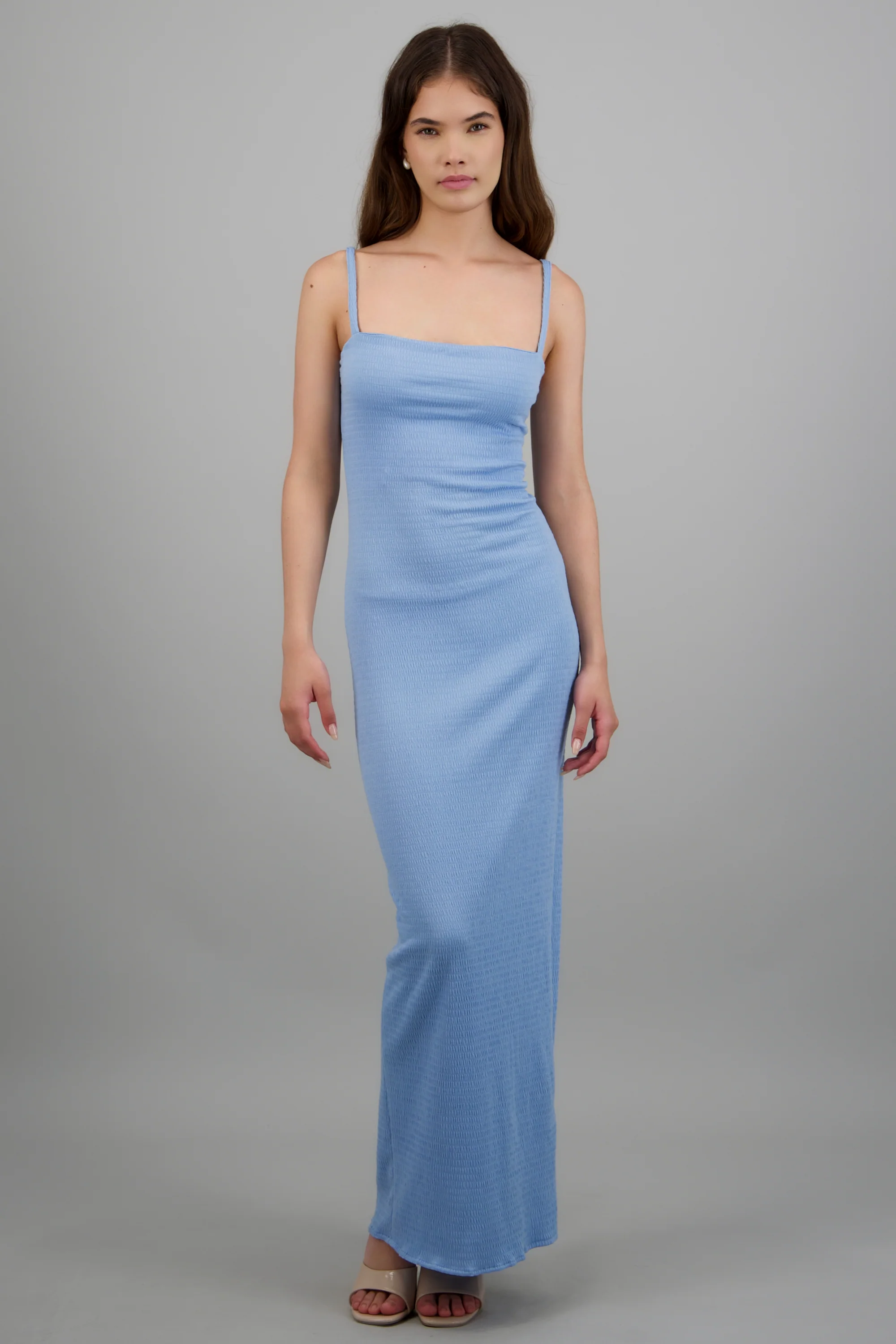 Vestido maxi tirantes detalle textura - Image 3