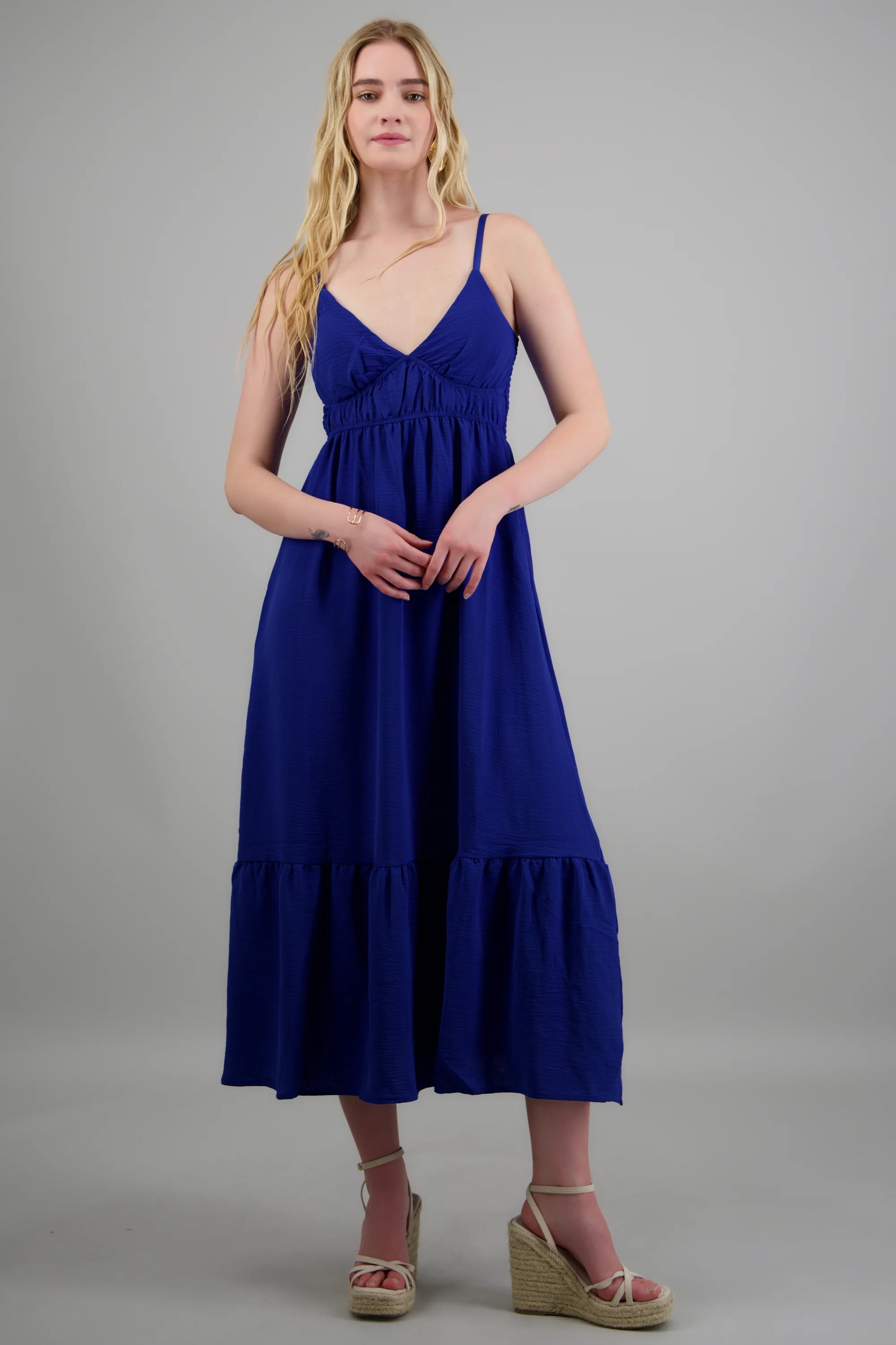 Vestido maxi tirantes liso con copas