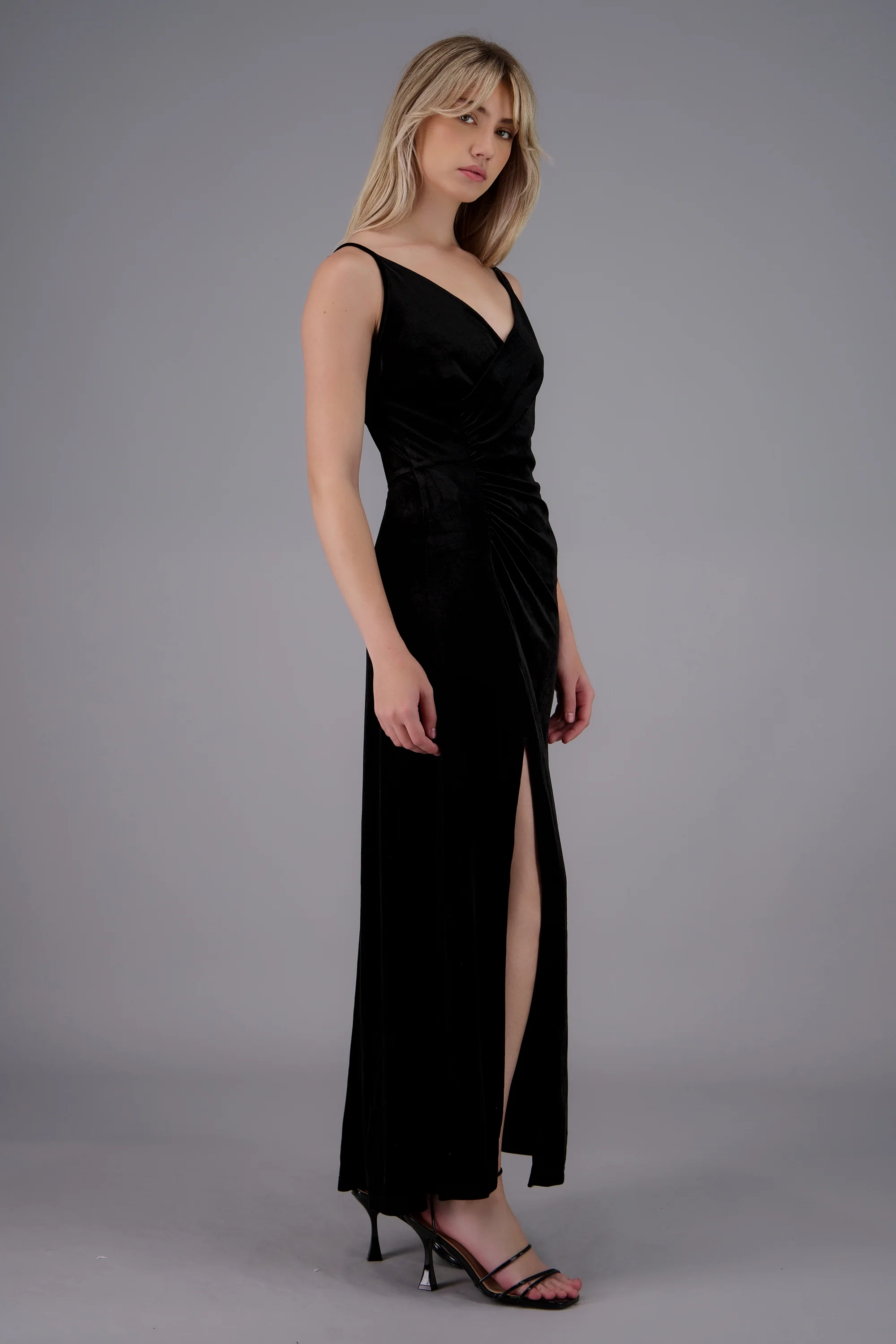 Vestido maxi velvet escote en v - Image 3
