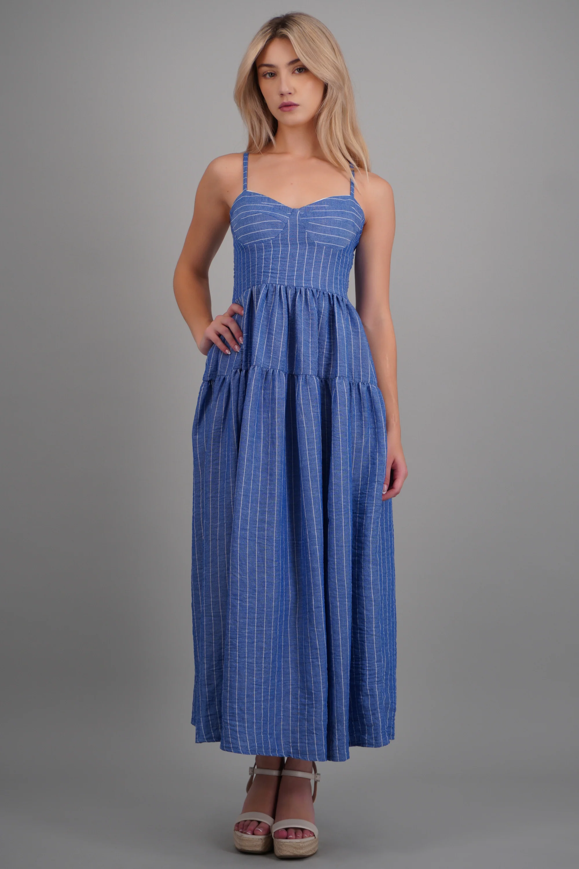 Vestido midi tirantes detalle olanes