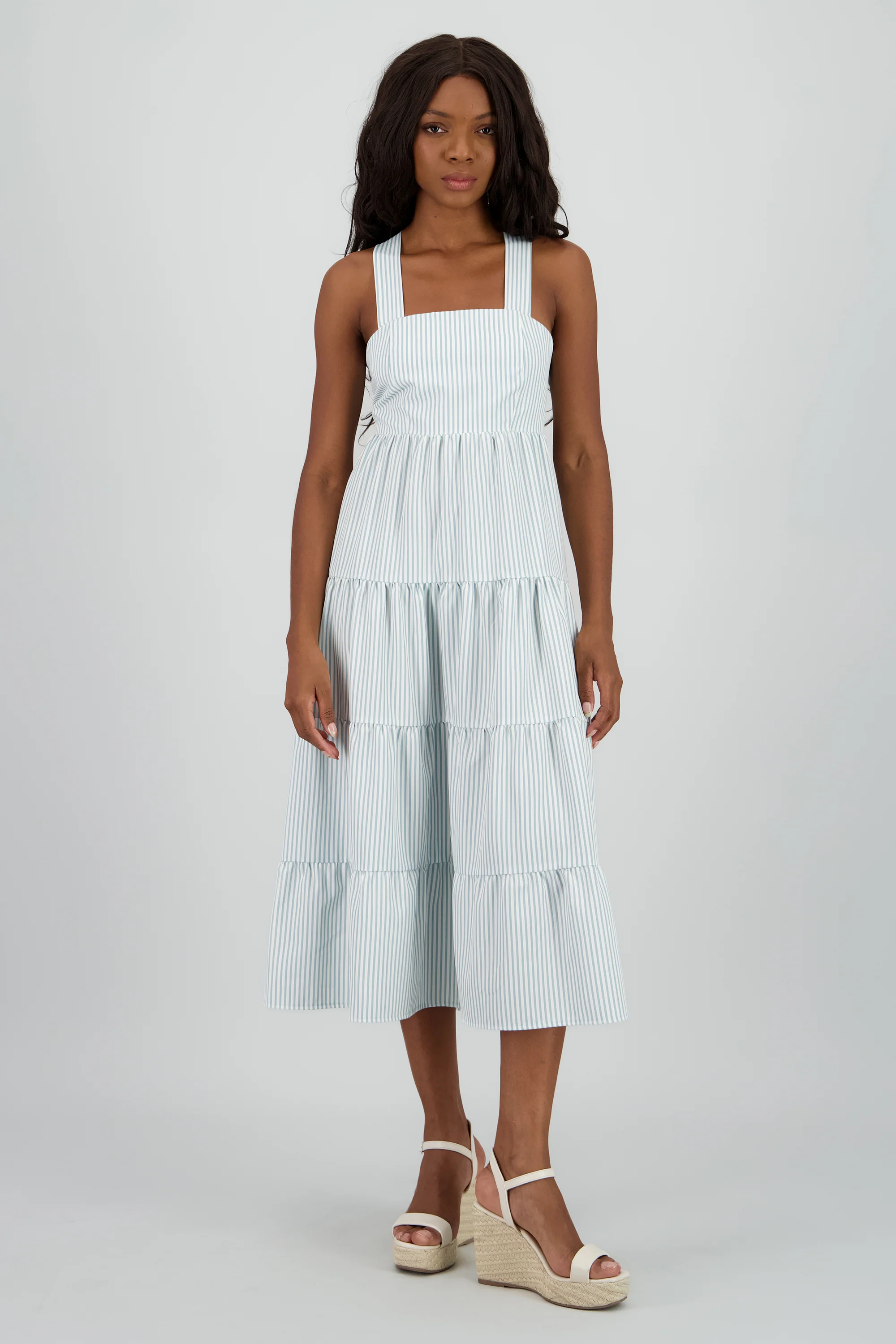 Vestido midi tirantes gruesos olanes