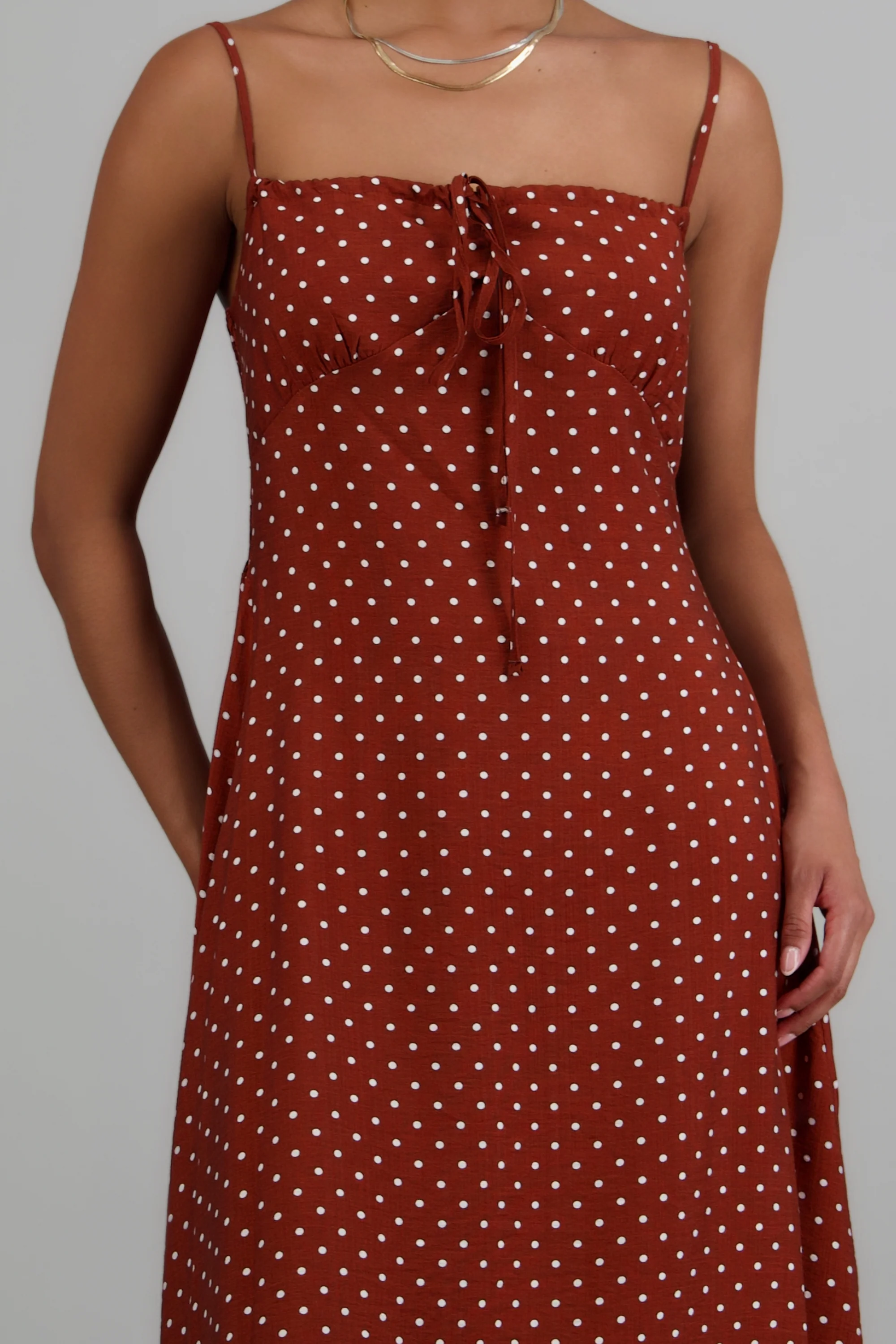Vestido midi tirantes polka dots - Image 5
