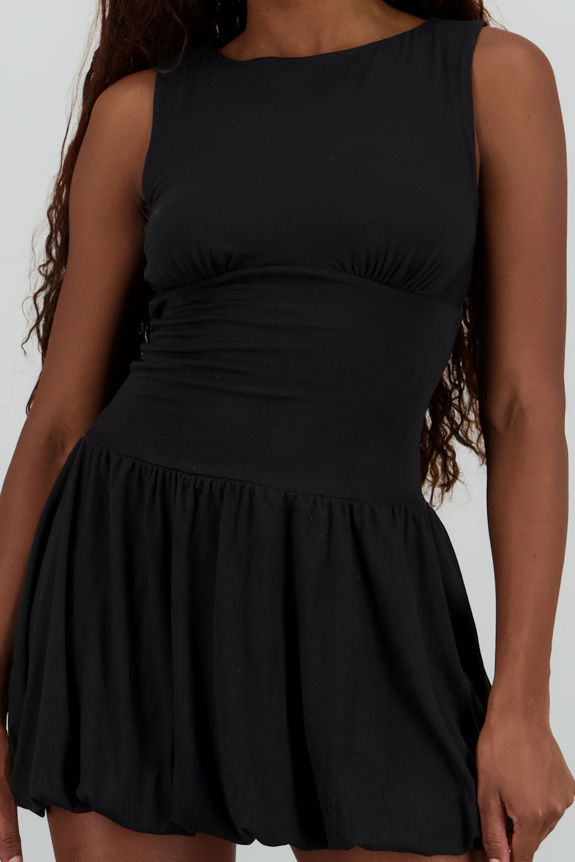 Vestido mini frunces con falda bubble - Image 5