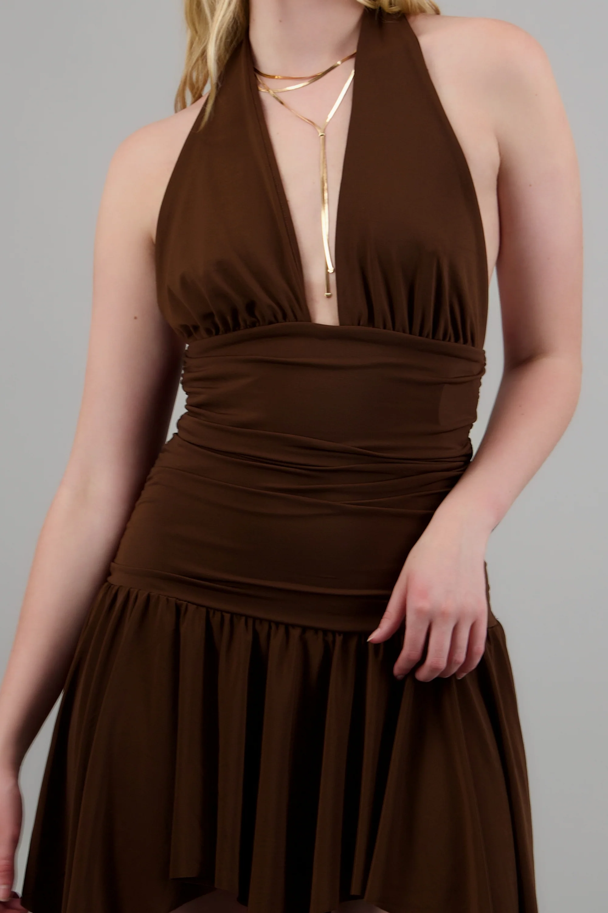 Vestido mini halter asimetrico - Image 5