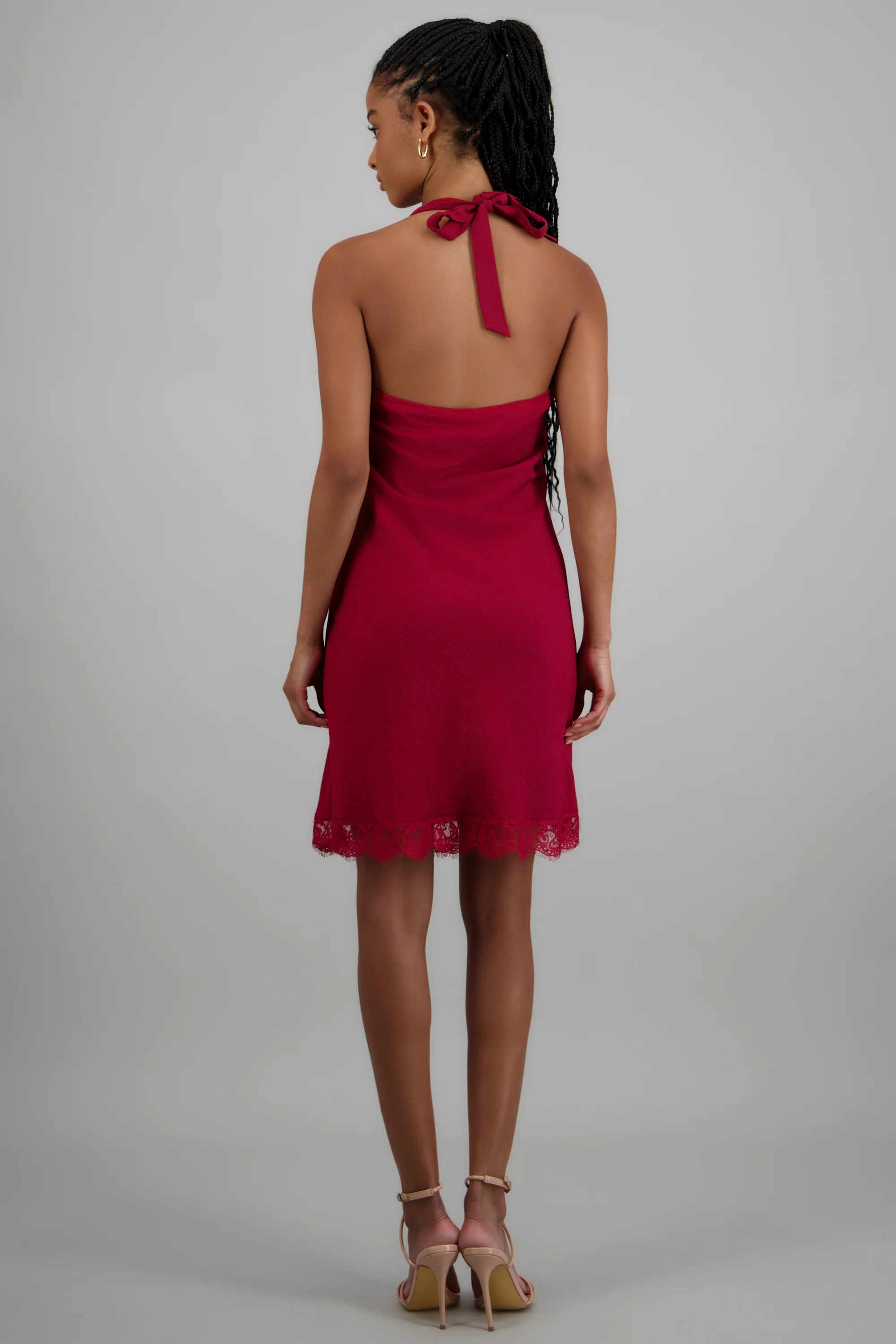 Vestido mini halter detalle encaje - Image 4